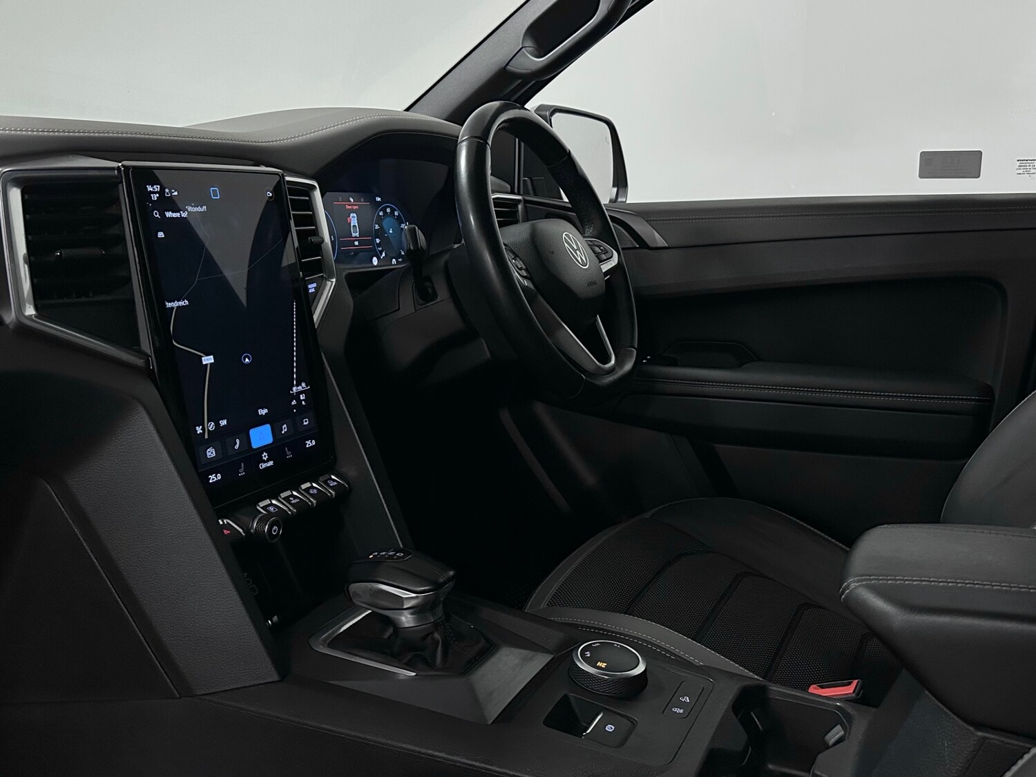 Used Volkswagen Amarok 2024 for sale - 77435044: Photo 20