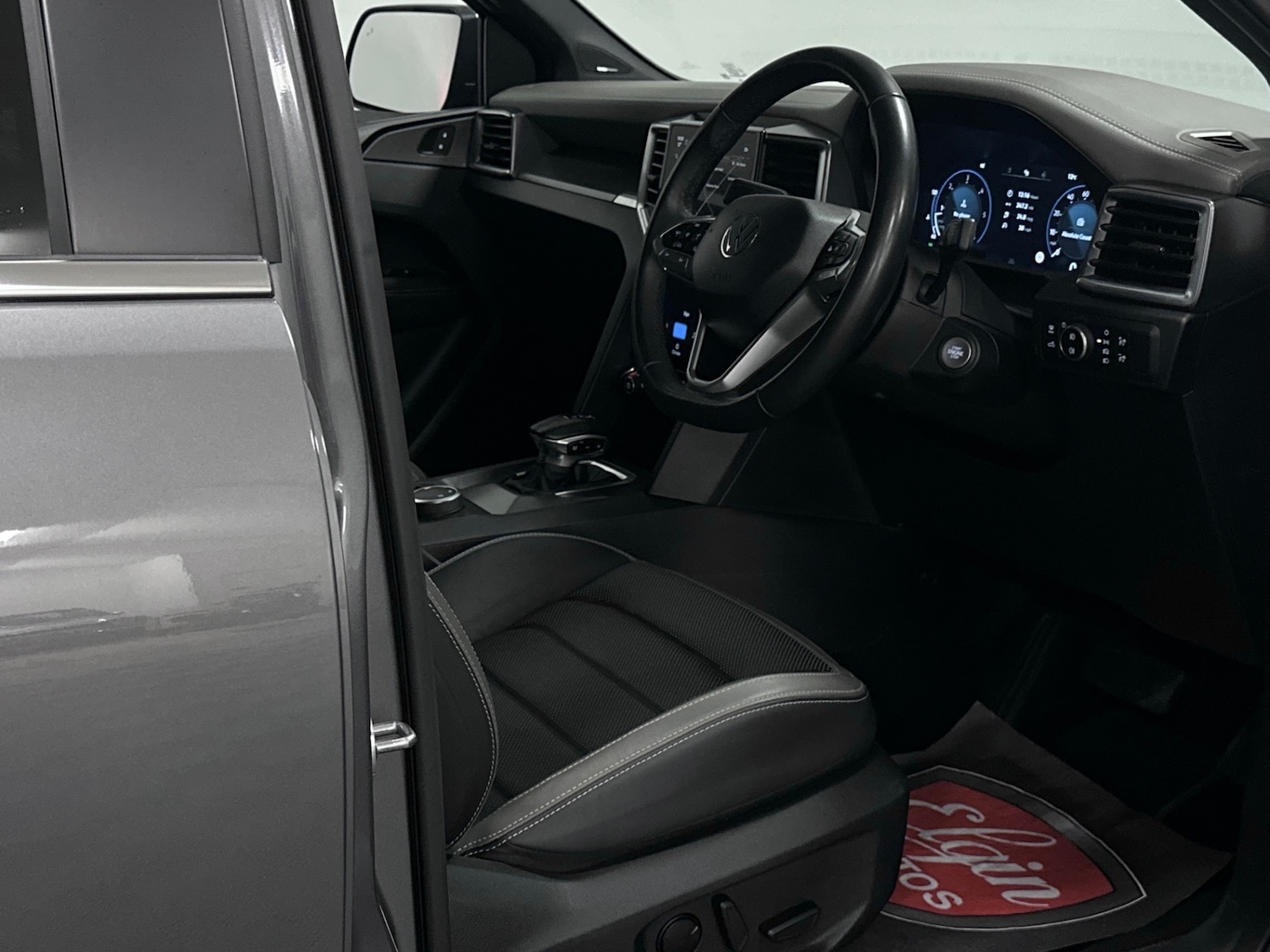 Used Volkswagen Amarok 2024 for sale - 77273993: Photo 13