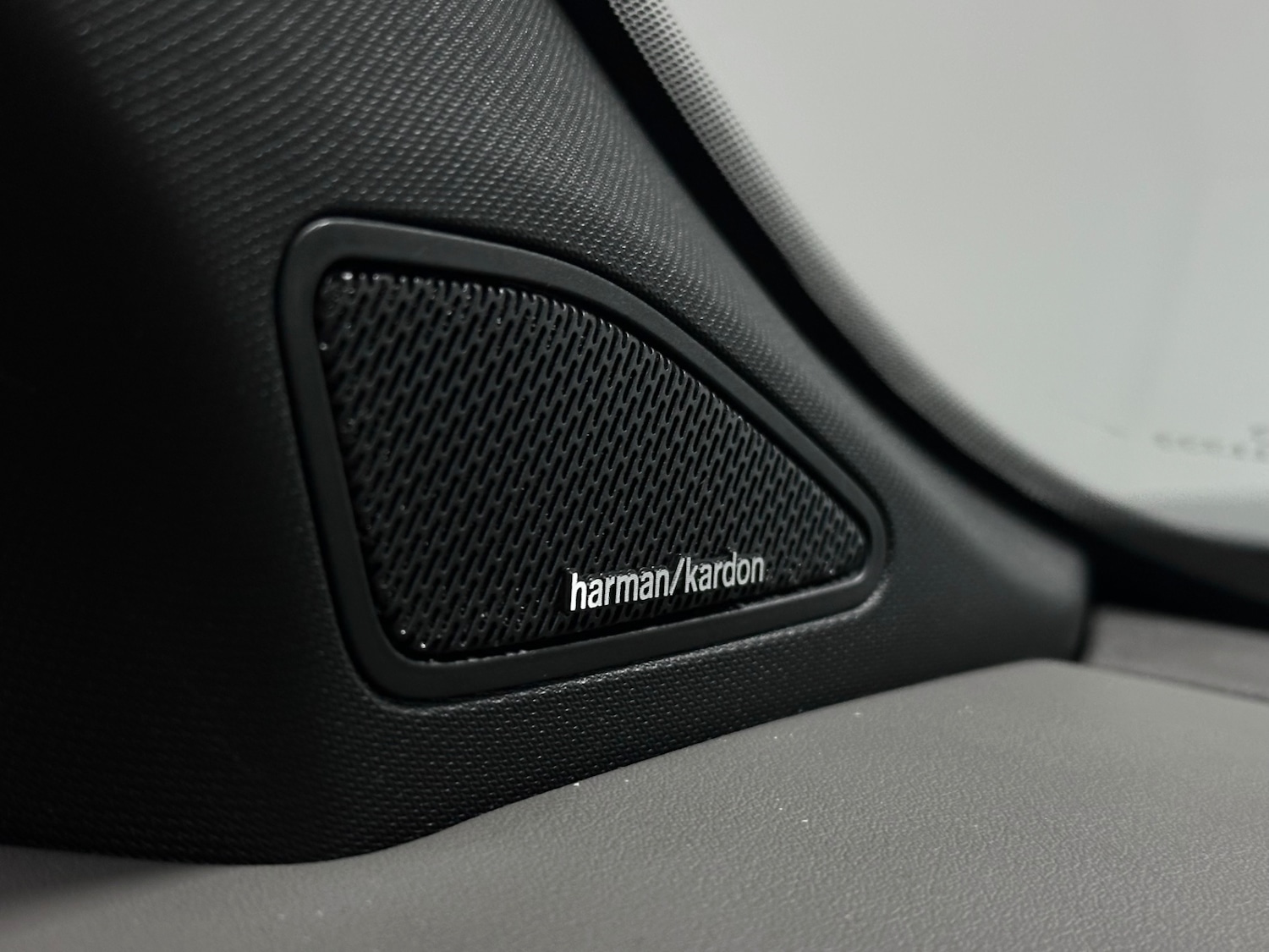 Used Volkswagen Amarok 2024 for sale - 77273993: Photo 24