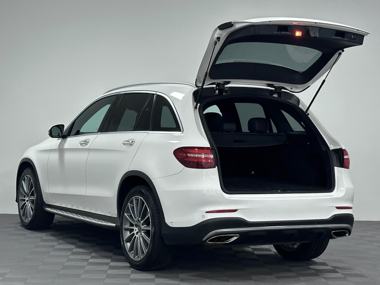 Used Mercedes-Benz GLC 2019 for sale - 77260923: Photo 14