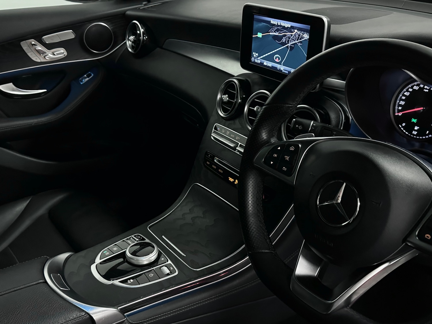 Used Mercedes-Benz GLC 2019 for sale - 77260923: Photo 17