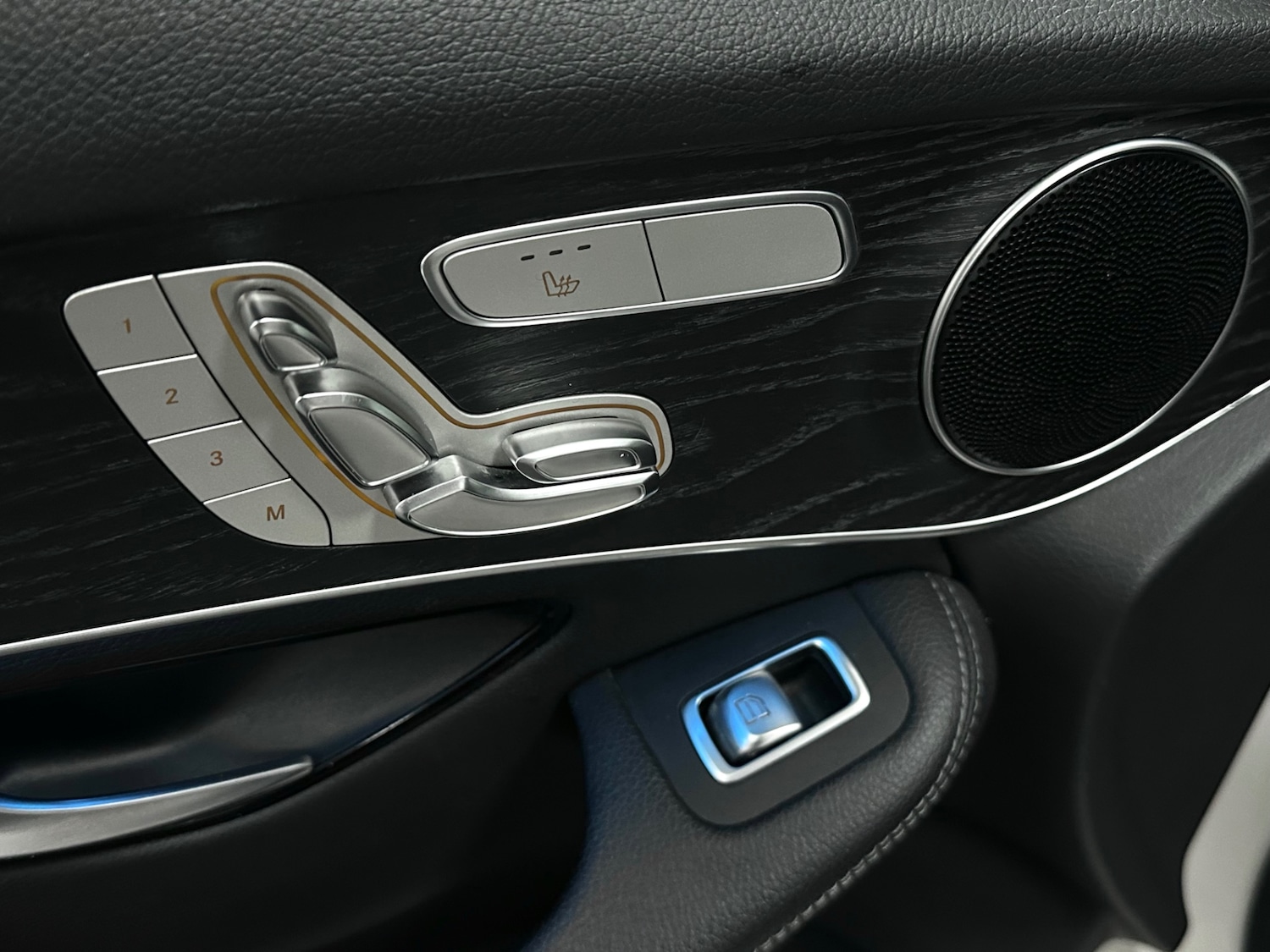 Used Mercedes-Benz GLC 2019 for sale - 77260923: Photo 19