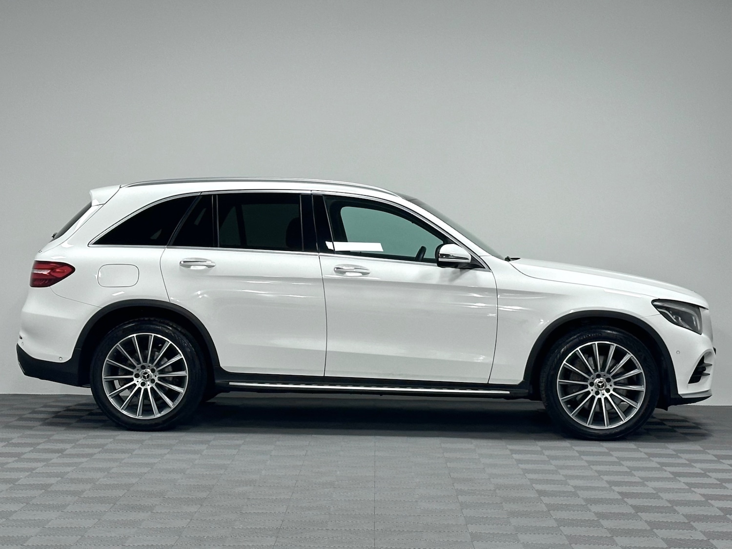 Used Mercedes-Benz GLC 2019 for sale - 77260923: Photo 32