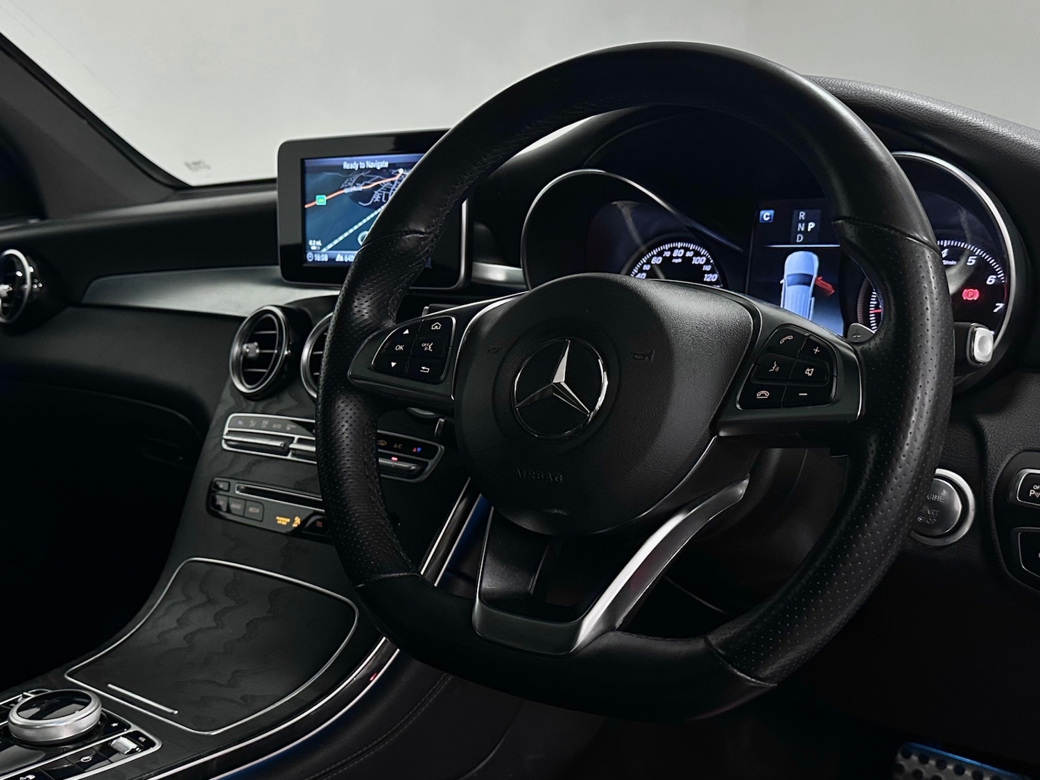 Used Mercedes-Benz GLC 2019 for sale - 77260923: Photo 4