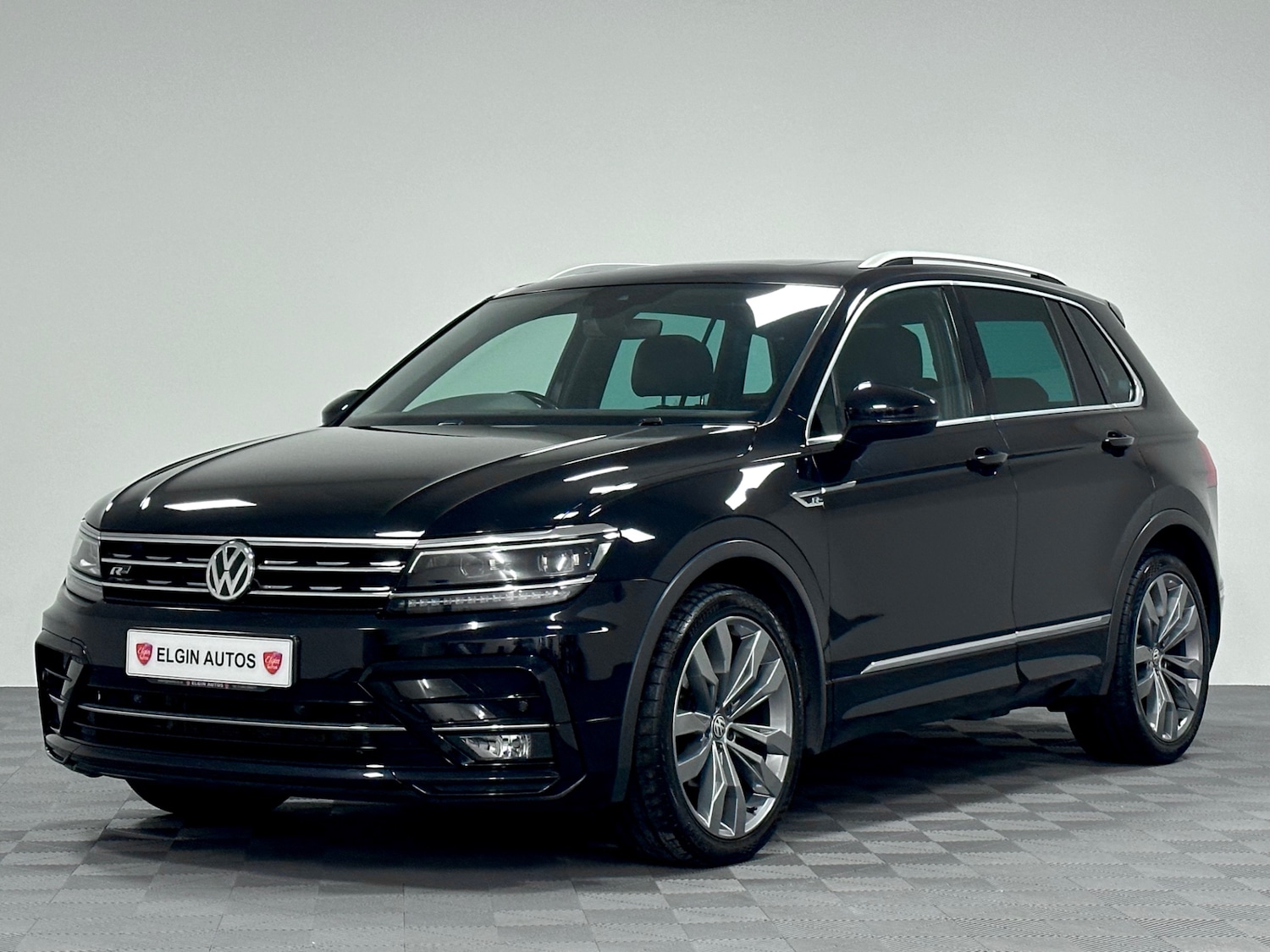 Used Volkswagen Tiguan 2018 for sale - 76830760: Photo 3