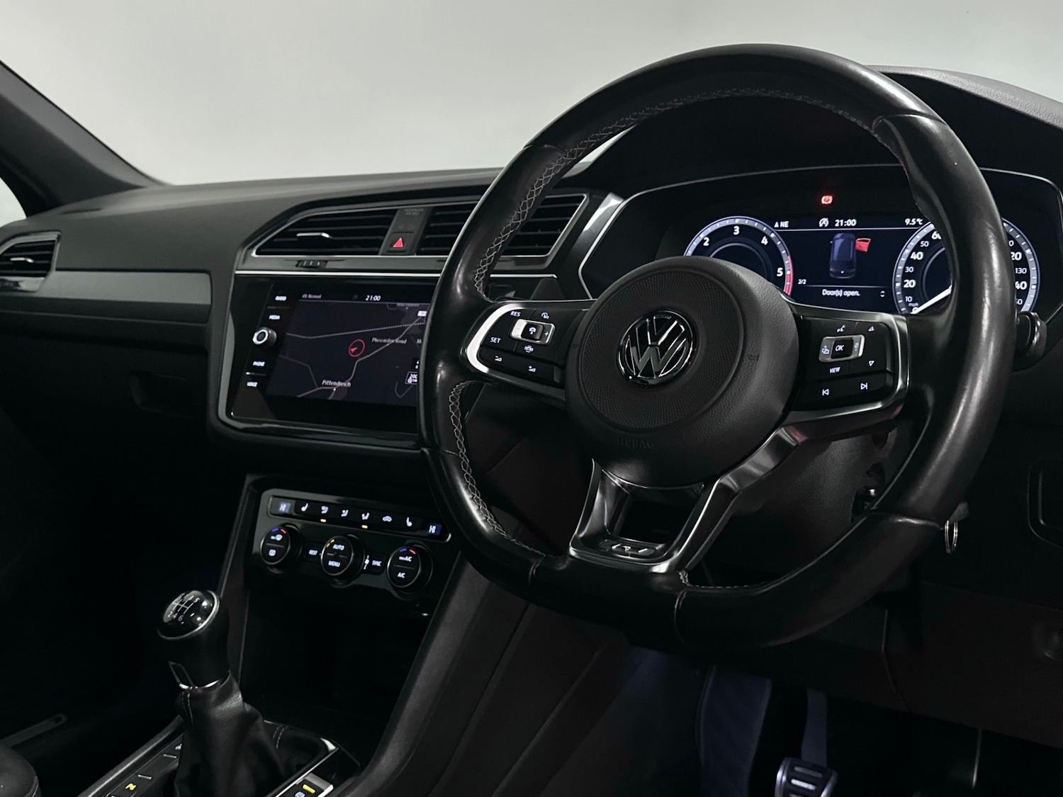 Used Volkswagen Tiguan 2018 for sale - 76830760: Photo 4