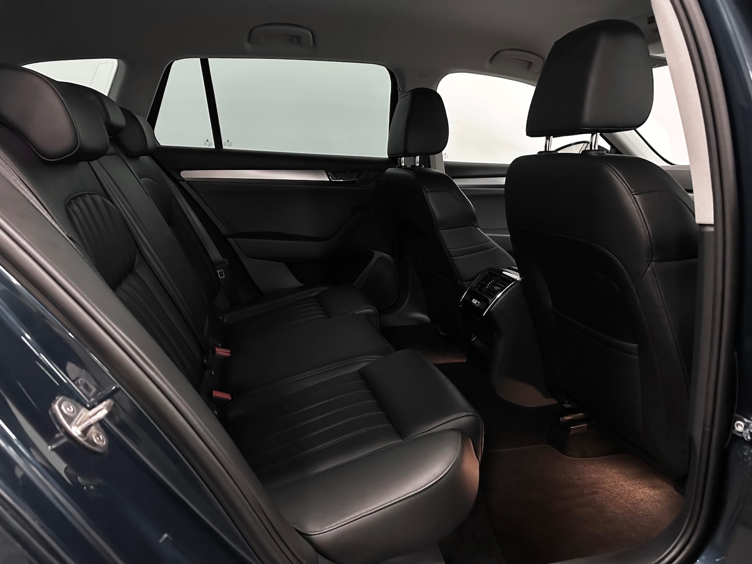 Used Skoda Superb 2017 for sale - 78026222: Photo 25