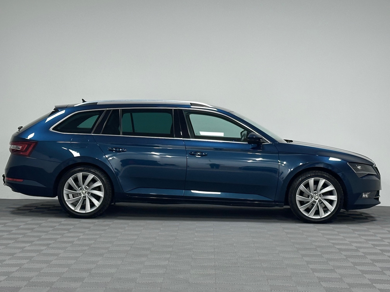 Used Skoda Superb 2017 for sale - 78026222: Photo 31