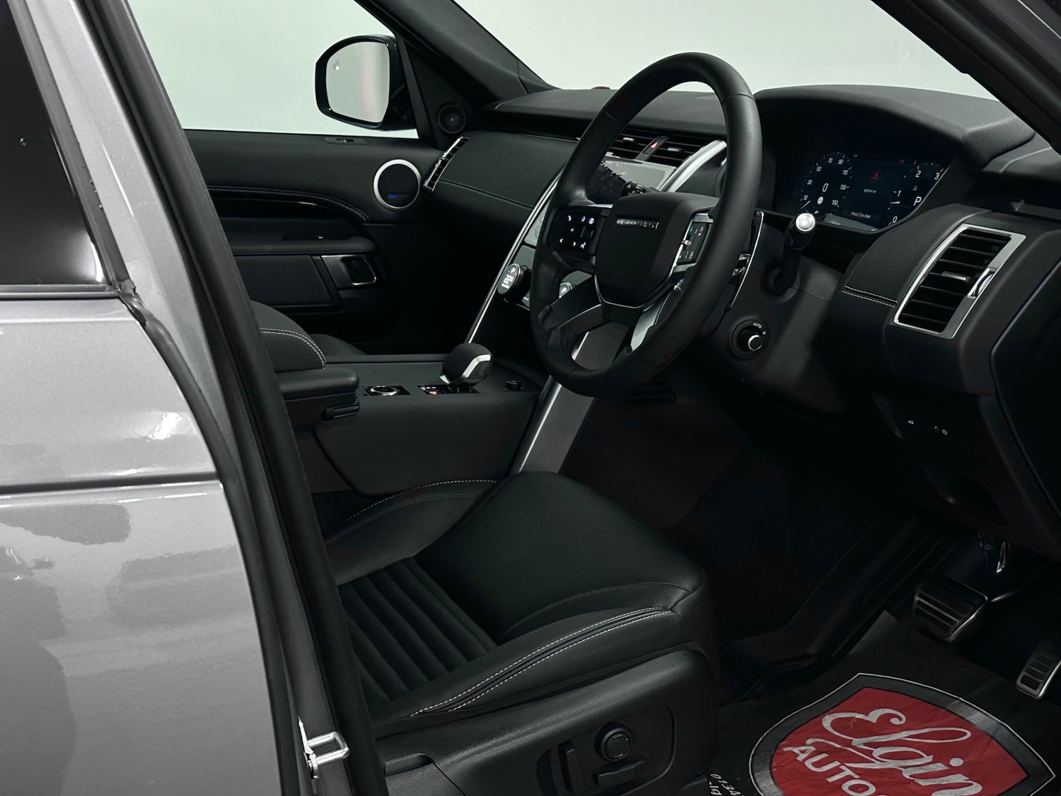 Used Land Rover Discovery 2025 for sale - 76449242: Photo 15