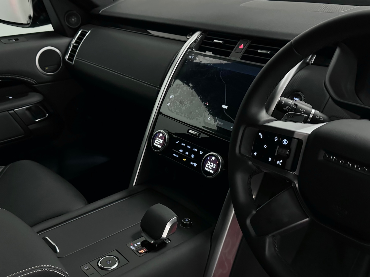 Used Land Rover Discovery 2025 for sale - 76449242: Photo 17