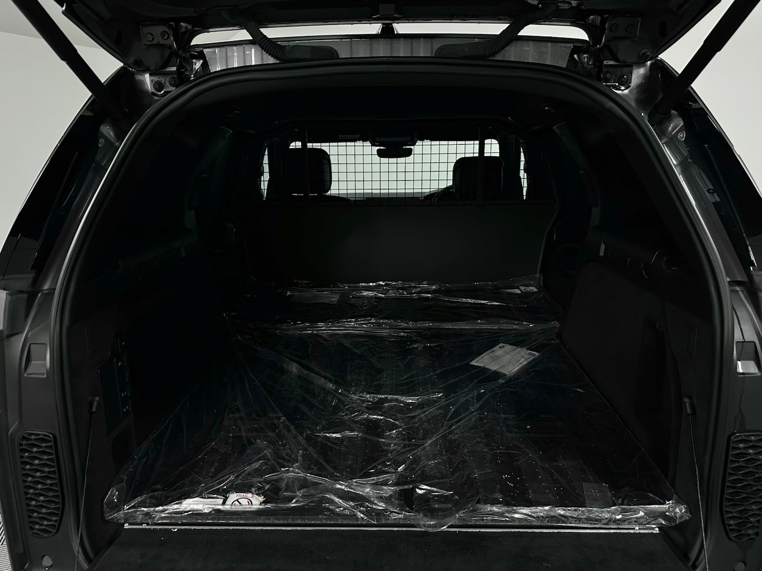 Used Land Rover Discovery 2025 for sale - 76449242: Photo 24