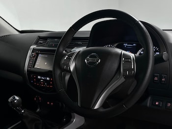 Used Nissan Navara 2017 for sale - 77916067: Photo