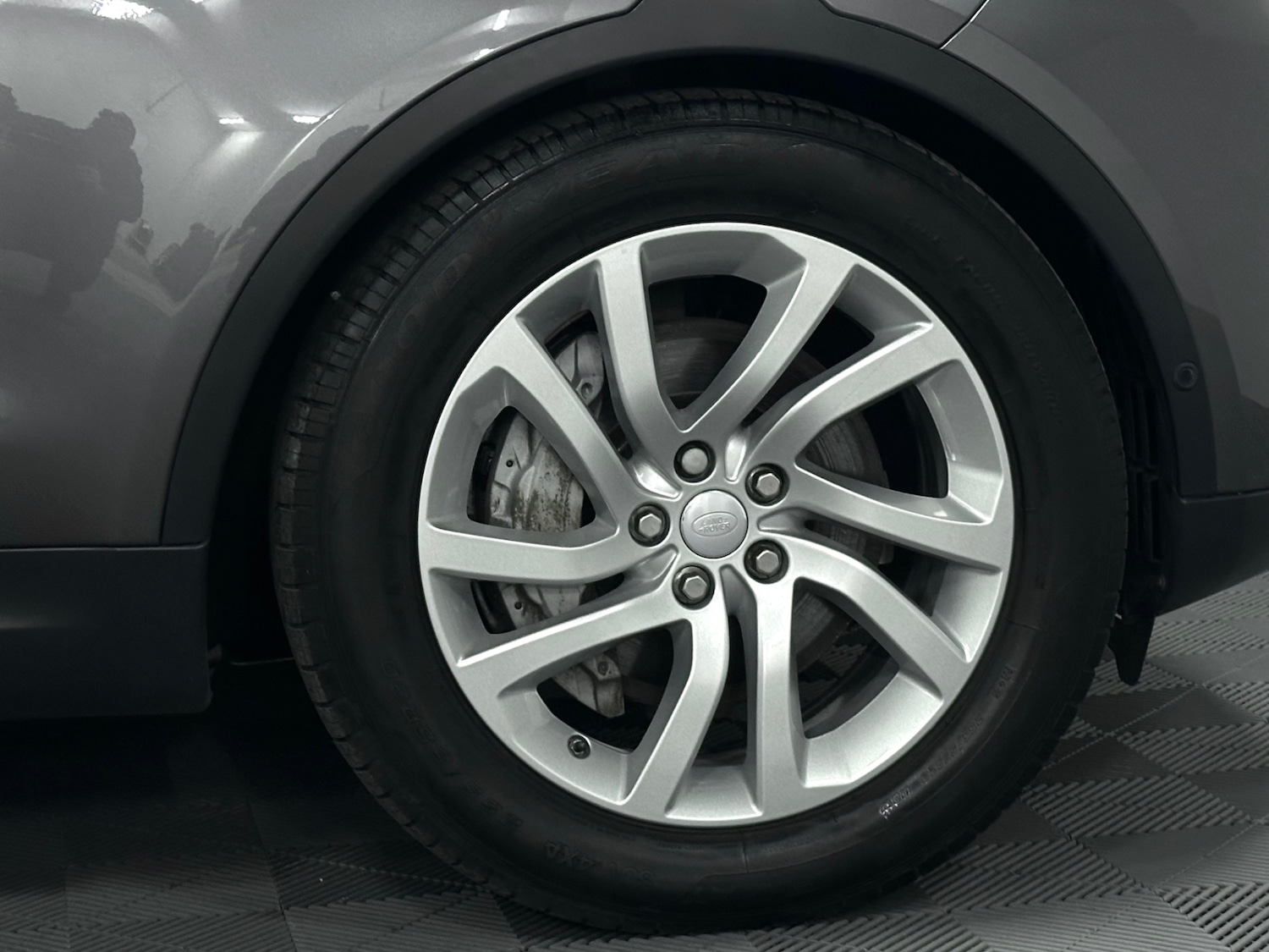 Used Land Rover Discovery 2018 for sale - 77743200: Photo 32