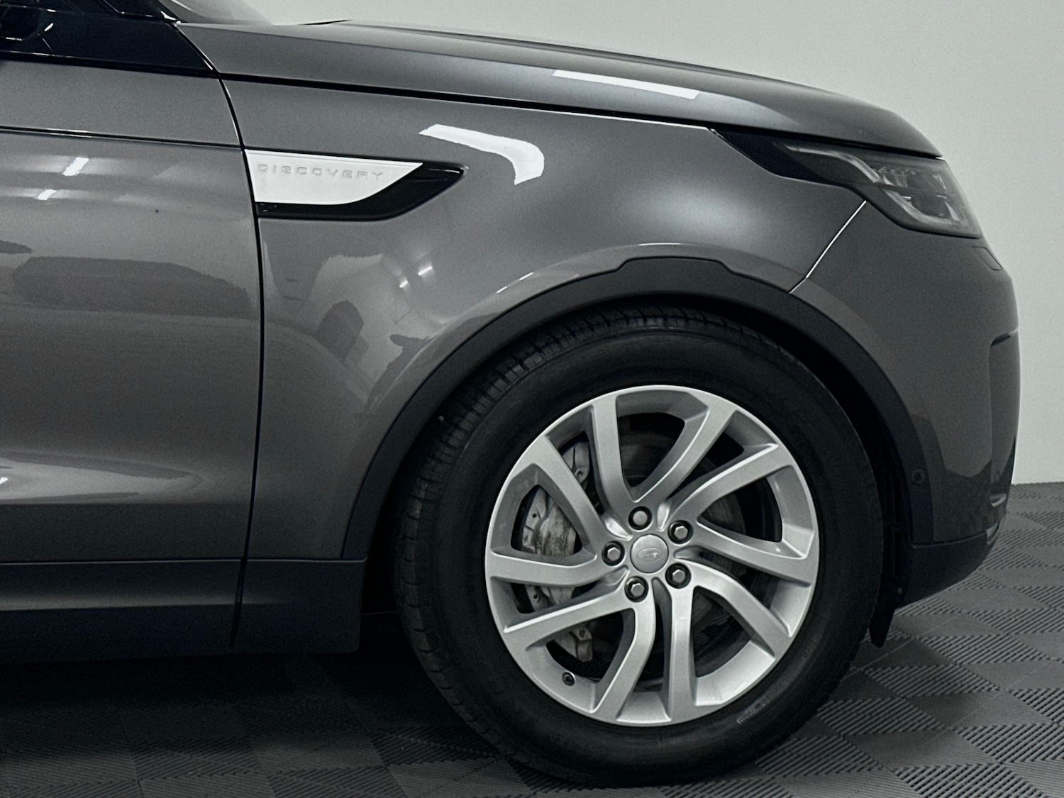 Used Land Rover Discovery 2018 for sale - 77743200: Photo 34