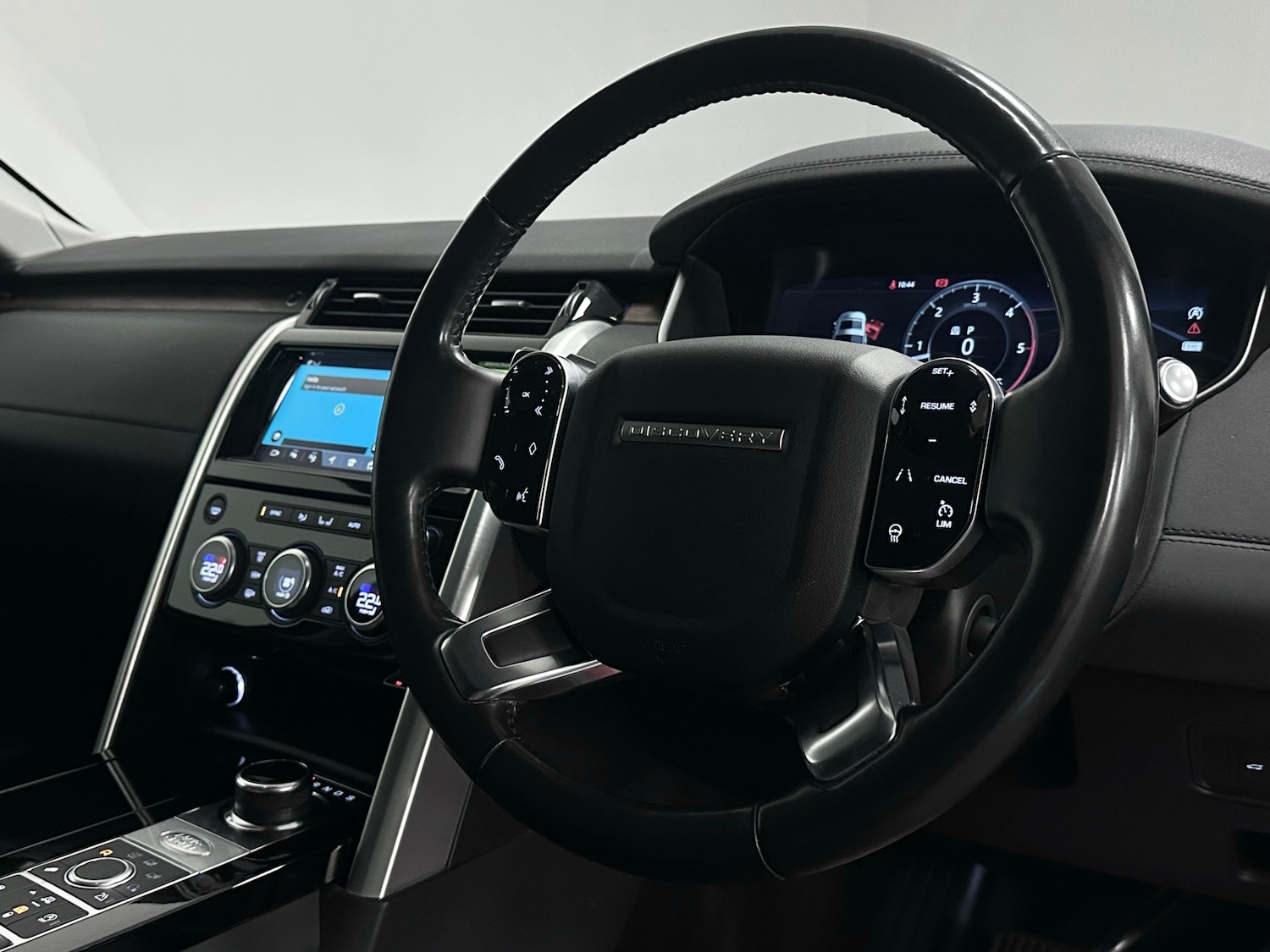 Used Land Rover Discovery 2018 for sale - 77743200: Photo 4