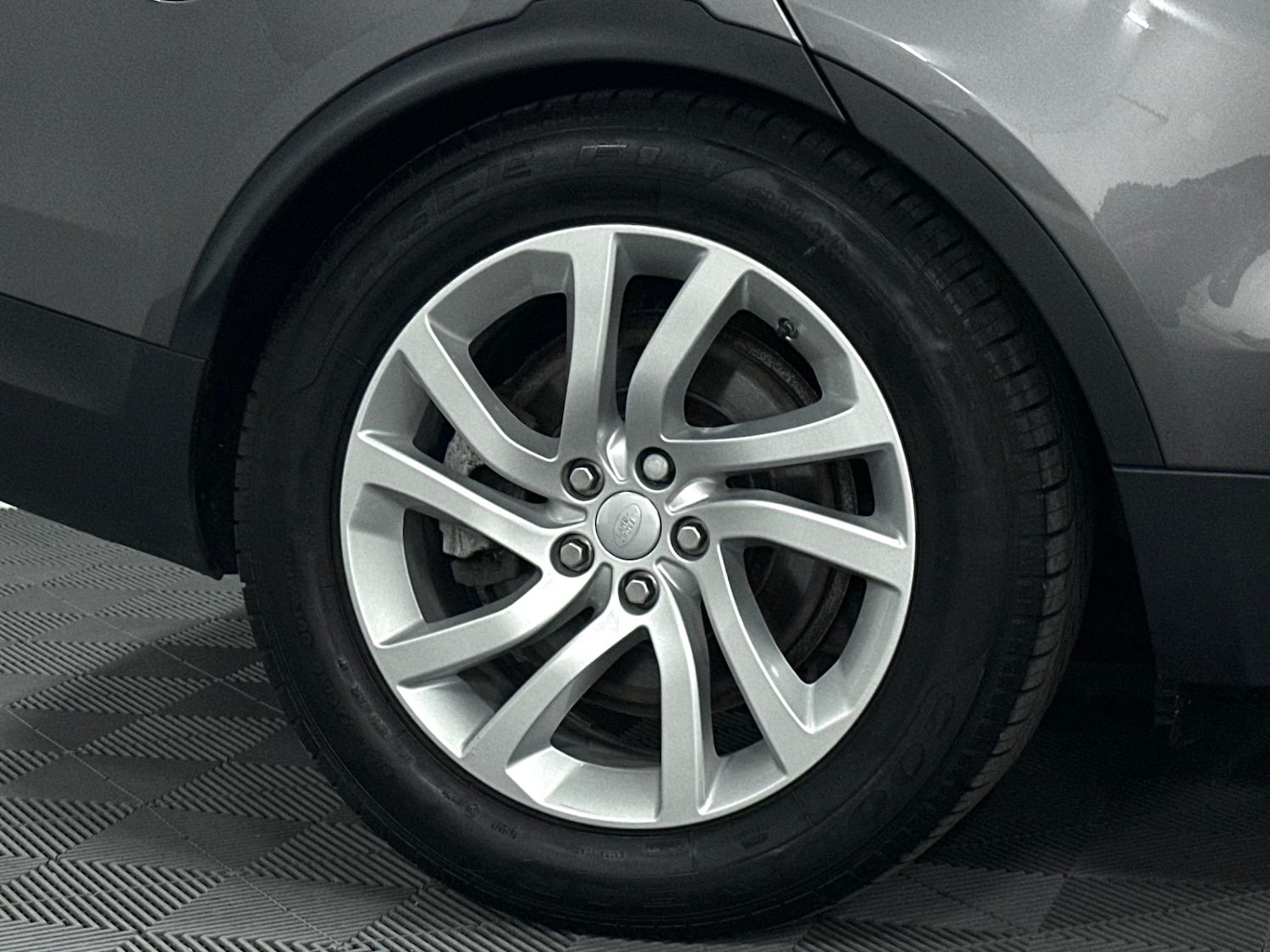 Used Land Rover Discovery 2018 for sale - 77743200: Photo 9