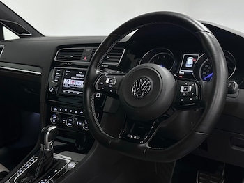 Used Volkswagen Golf 2016 for sale - 79502862: Photo