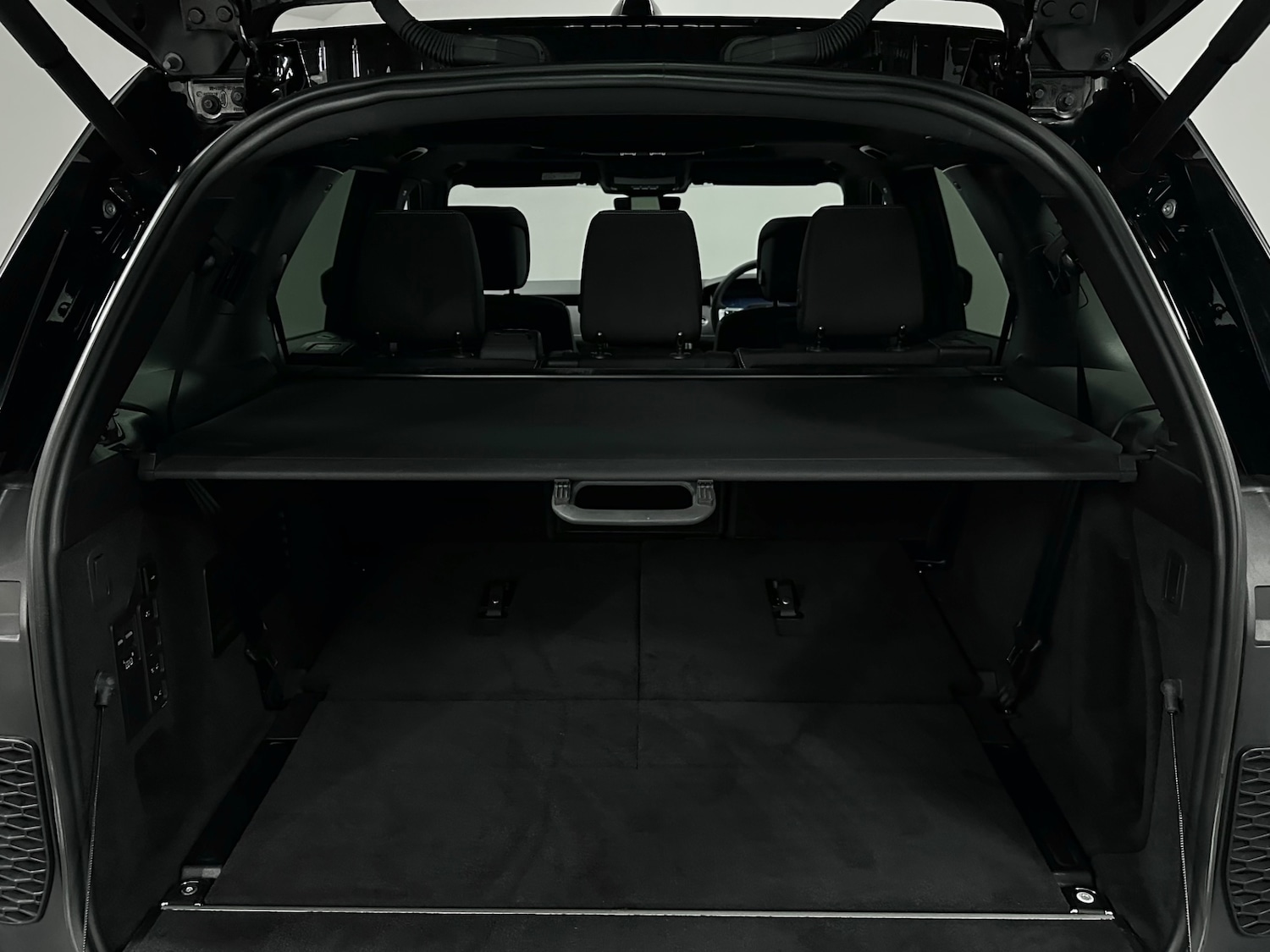 Used Land Rover Discovery 2023 for sale - 76859566: Photo 27