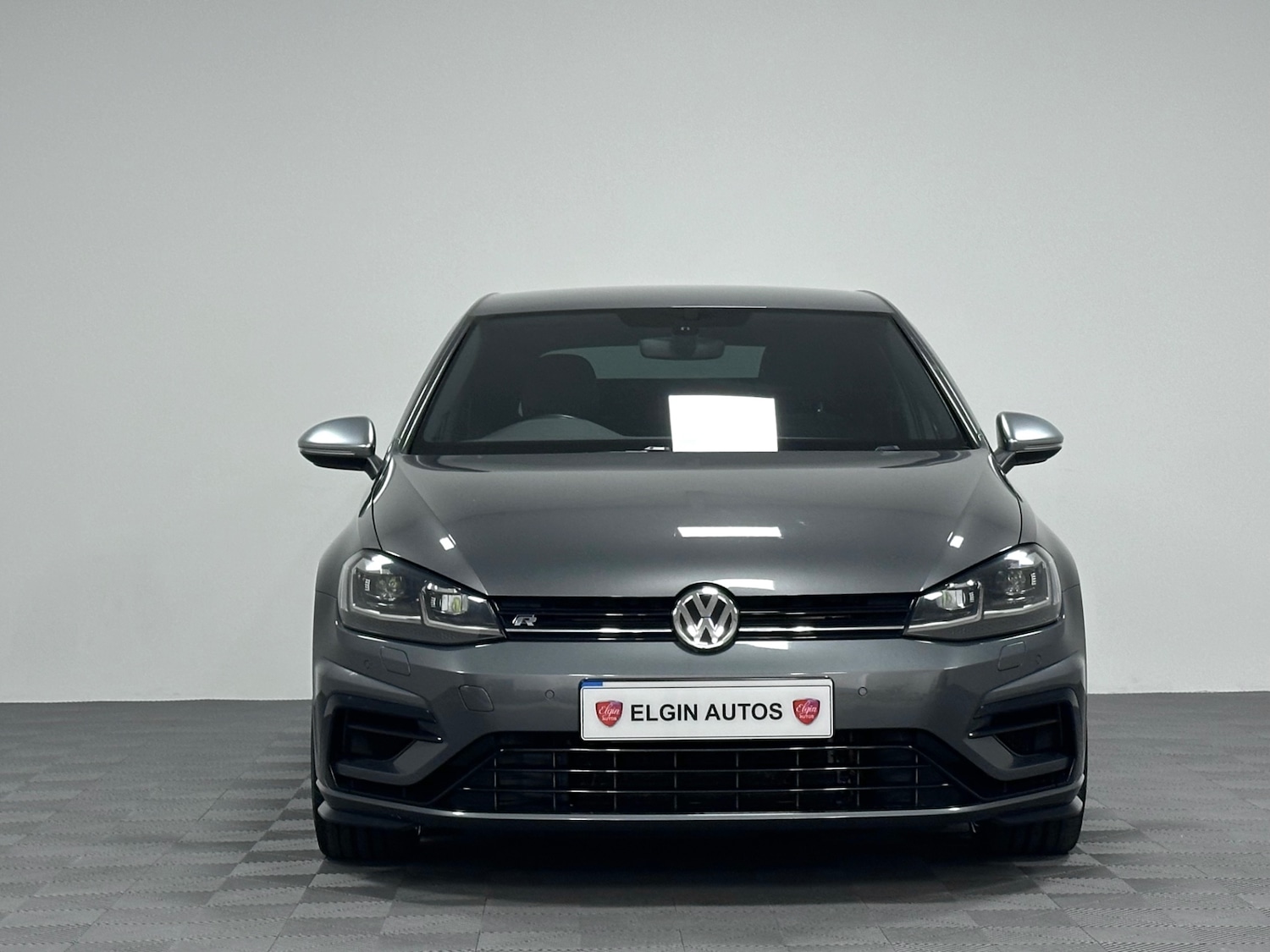 Used Volkswagen Golf 2017 for sale - 77991945: Photo 2