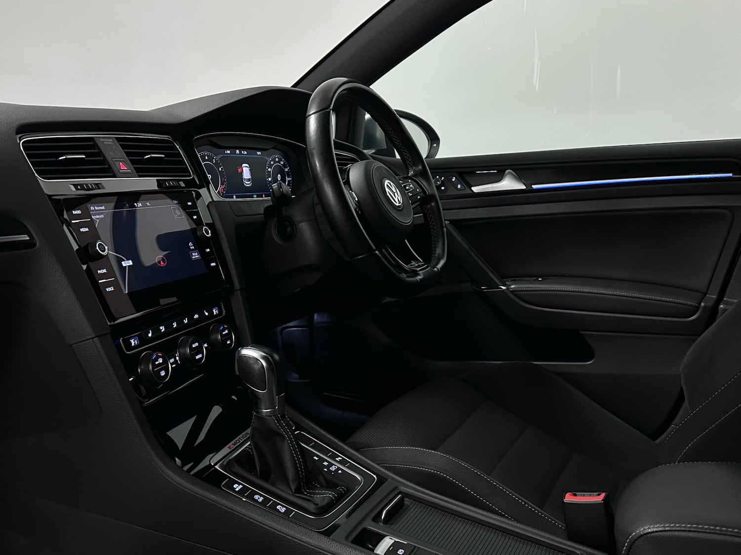 Used Volkswagen Golf 2017 for sale - 77991945: Photo 22