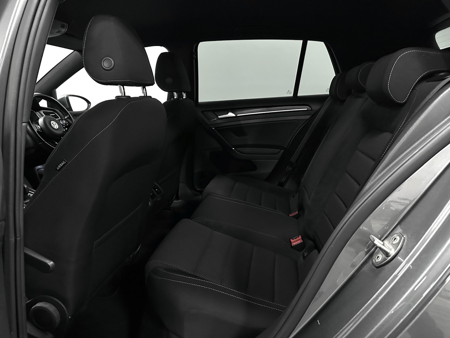 Used Volkswagen Golf 2017 for sale - 77991945: Photo 24