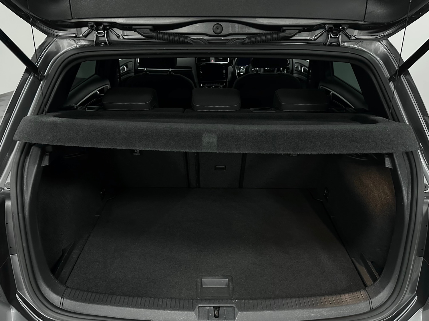 Used Volkswagen Golf 2017 for sale - 77991945: Photo 27