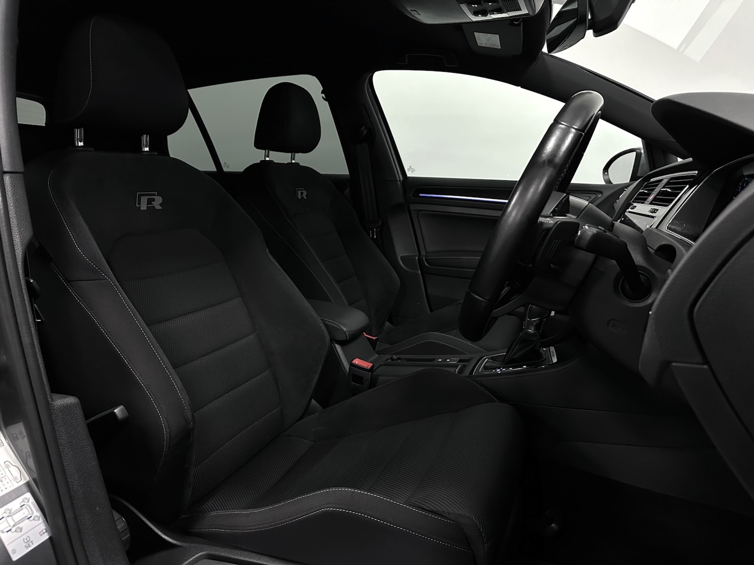 Used Volkswagen Golf 2017 for sale - 77991945: Photo 5