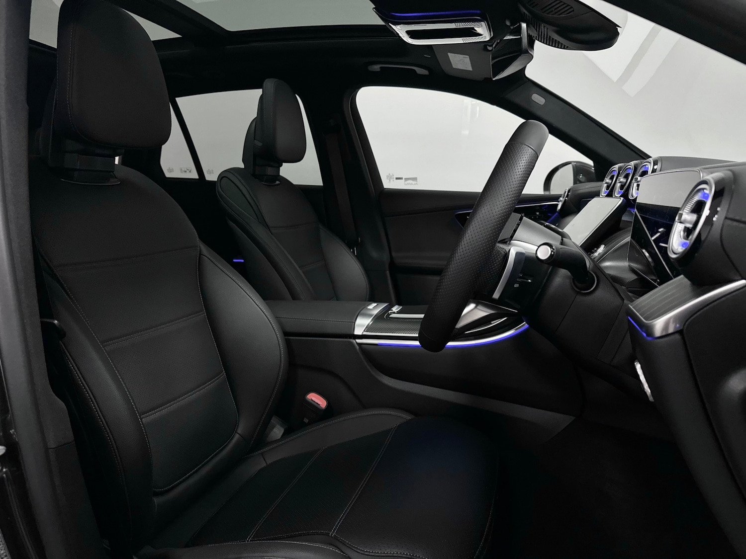 Used Mercedes-Benz GLC 2025 for sale - 77025305: Photo 5