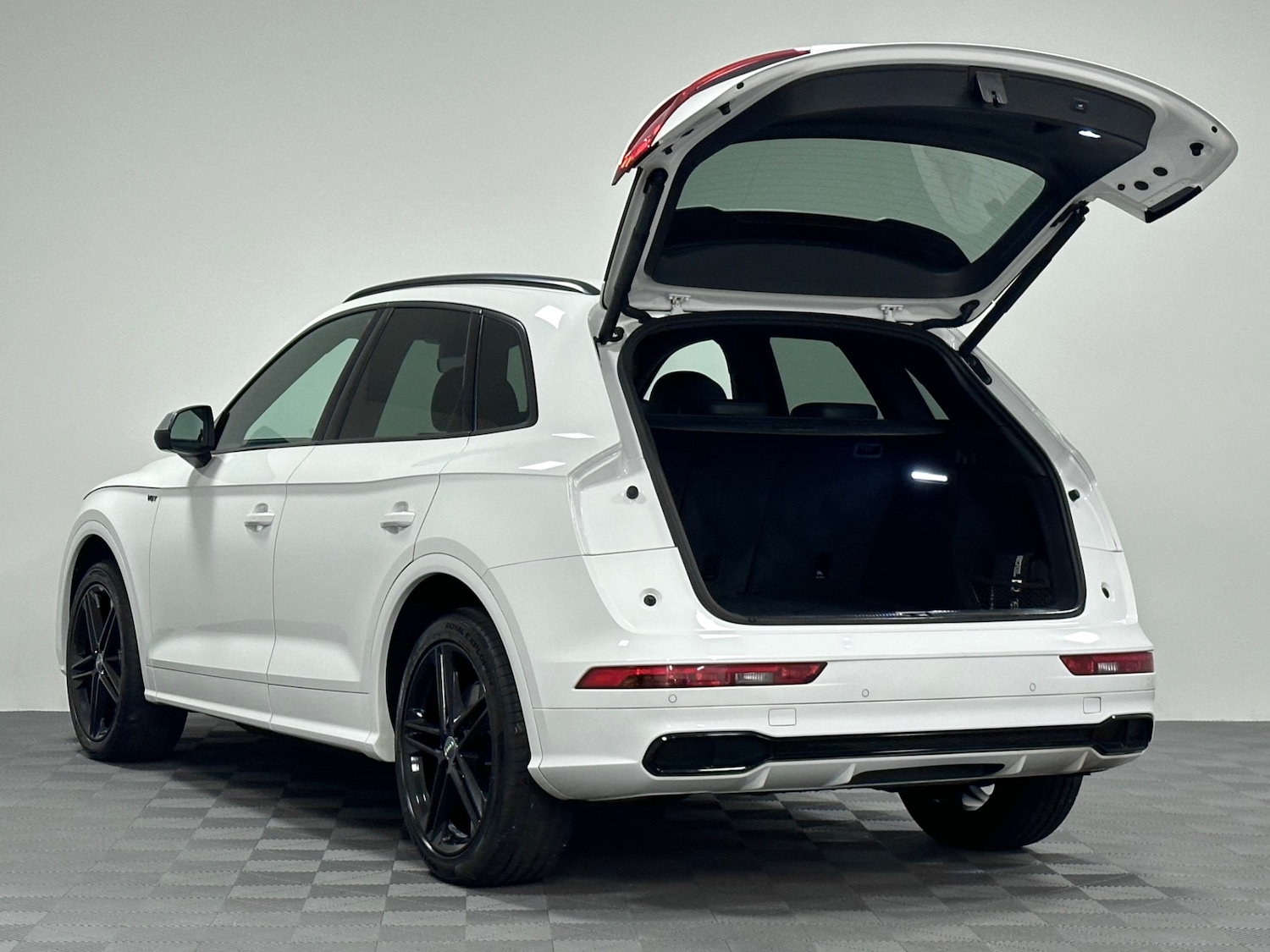 Used Audi Q5 2017 for sale - 76542349: Photo 16