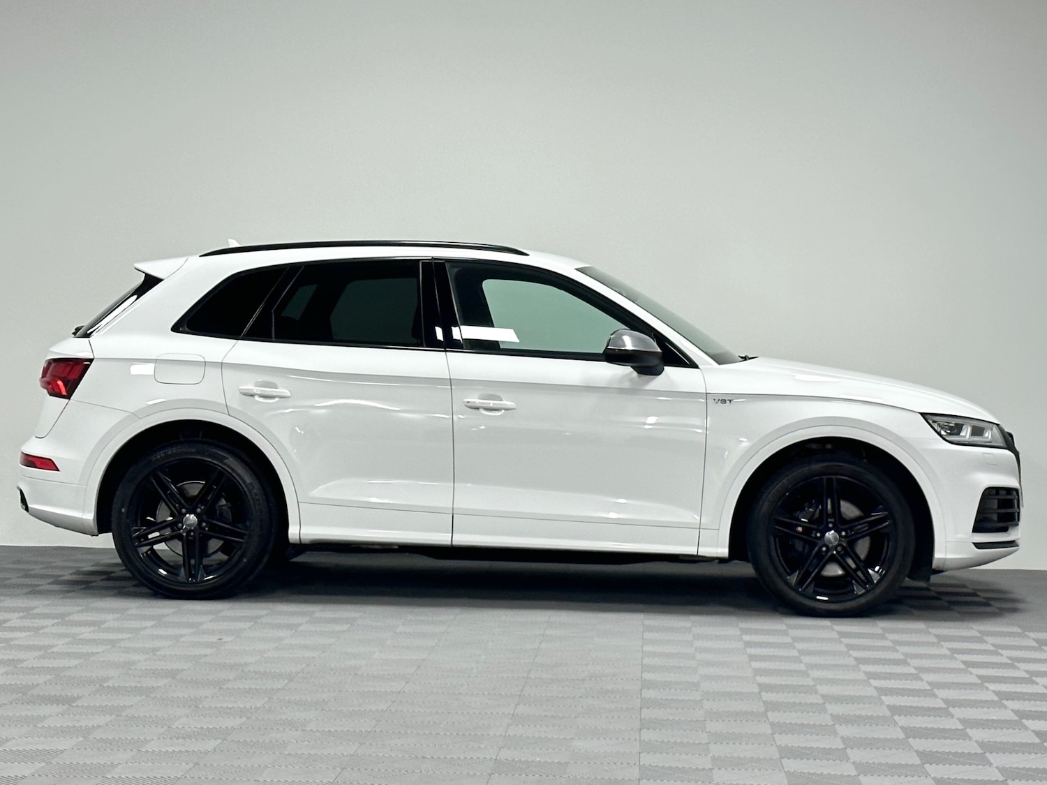 Used Audi Q5 2017 for sale - 76542349: Photo 31