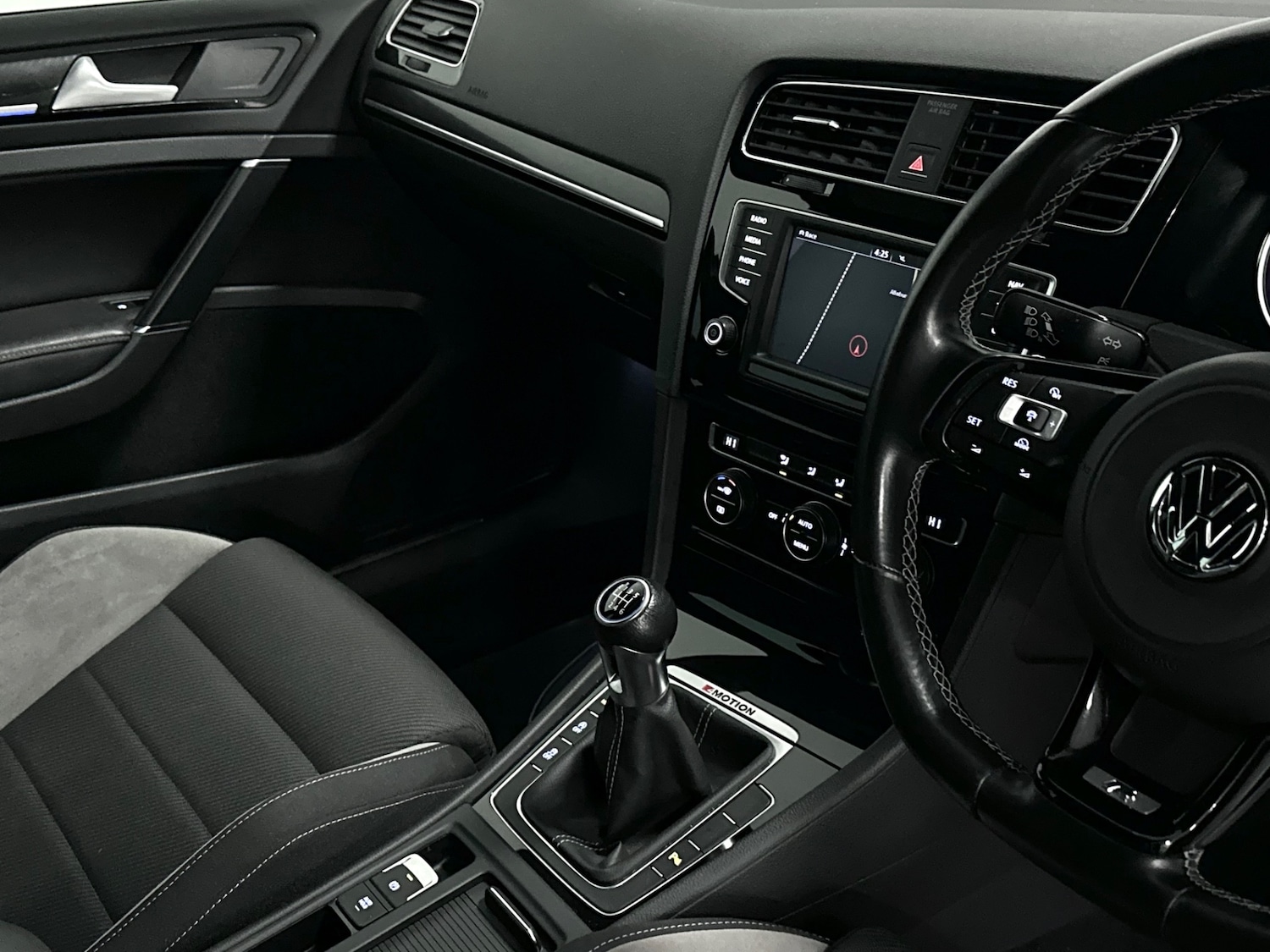 Used Volkswagen Golf 2016 for sale - 76706634: Photo 17