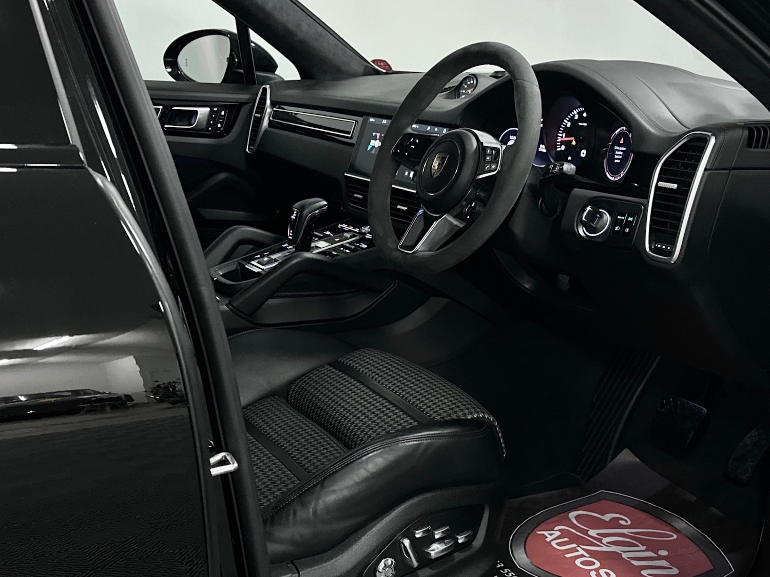 Used Porsche Cayenne 2019 for sale - 76893233: Photo 16