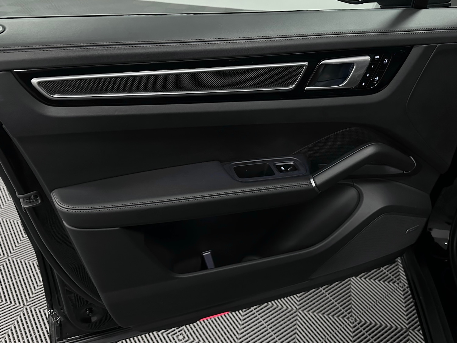 Used Porsche Cayenne 2019 for sale - 76893233: Photo 21