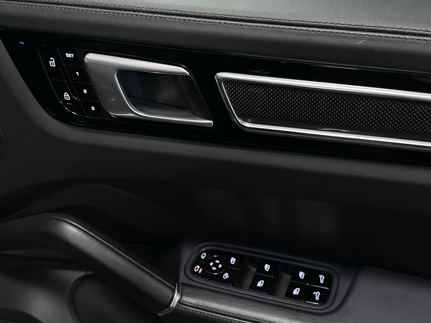 Used Porsche Cayenne 2019 for sale - 76893233: Photo 31