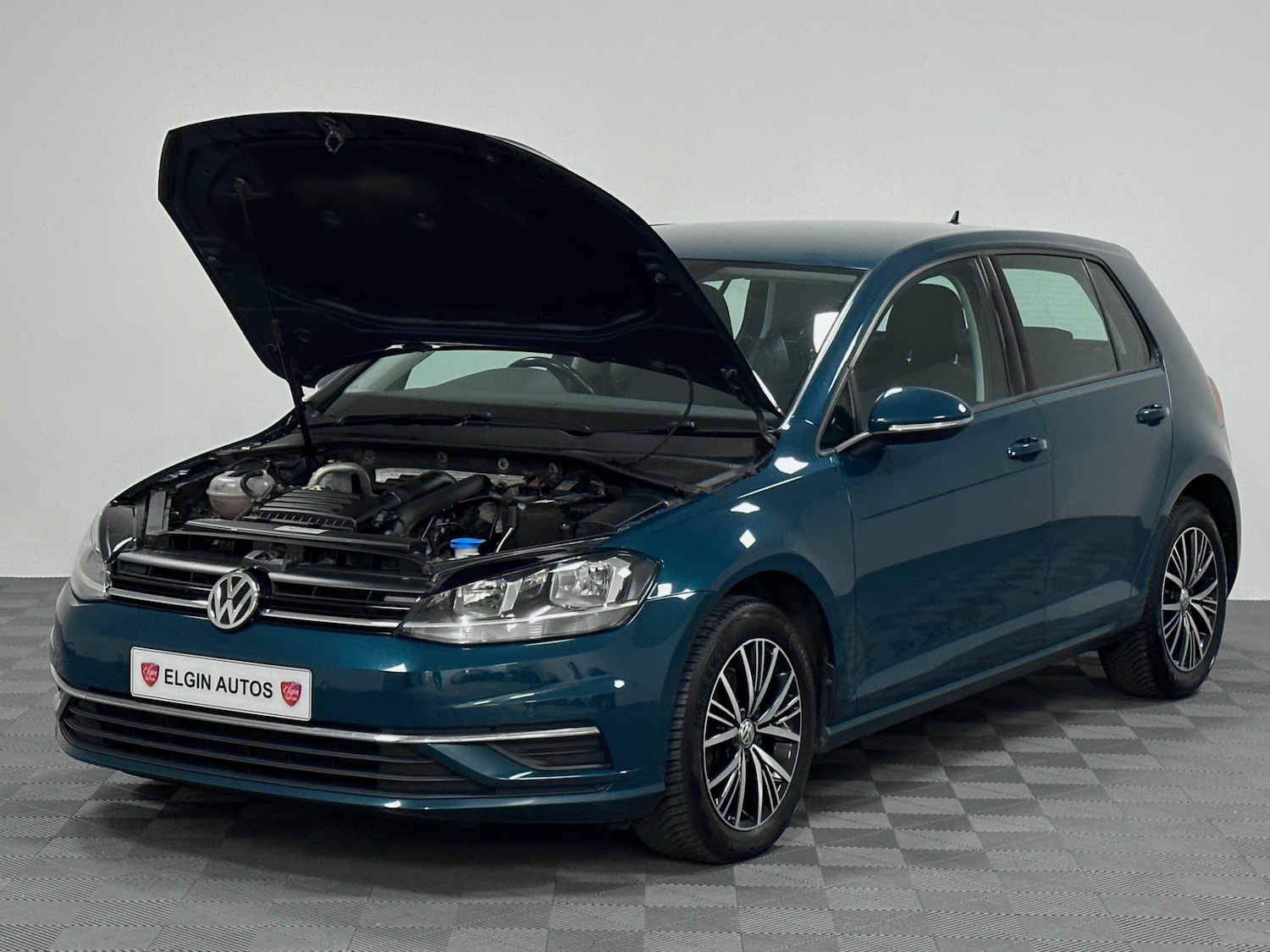 Used Volkswagen Golf 2017 for sale - 76969433: Photo 10