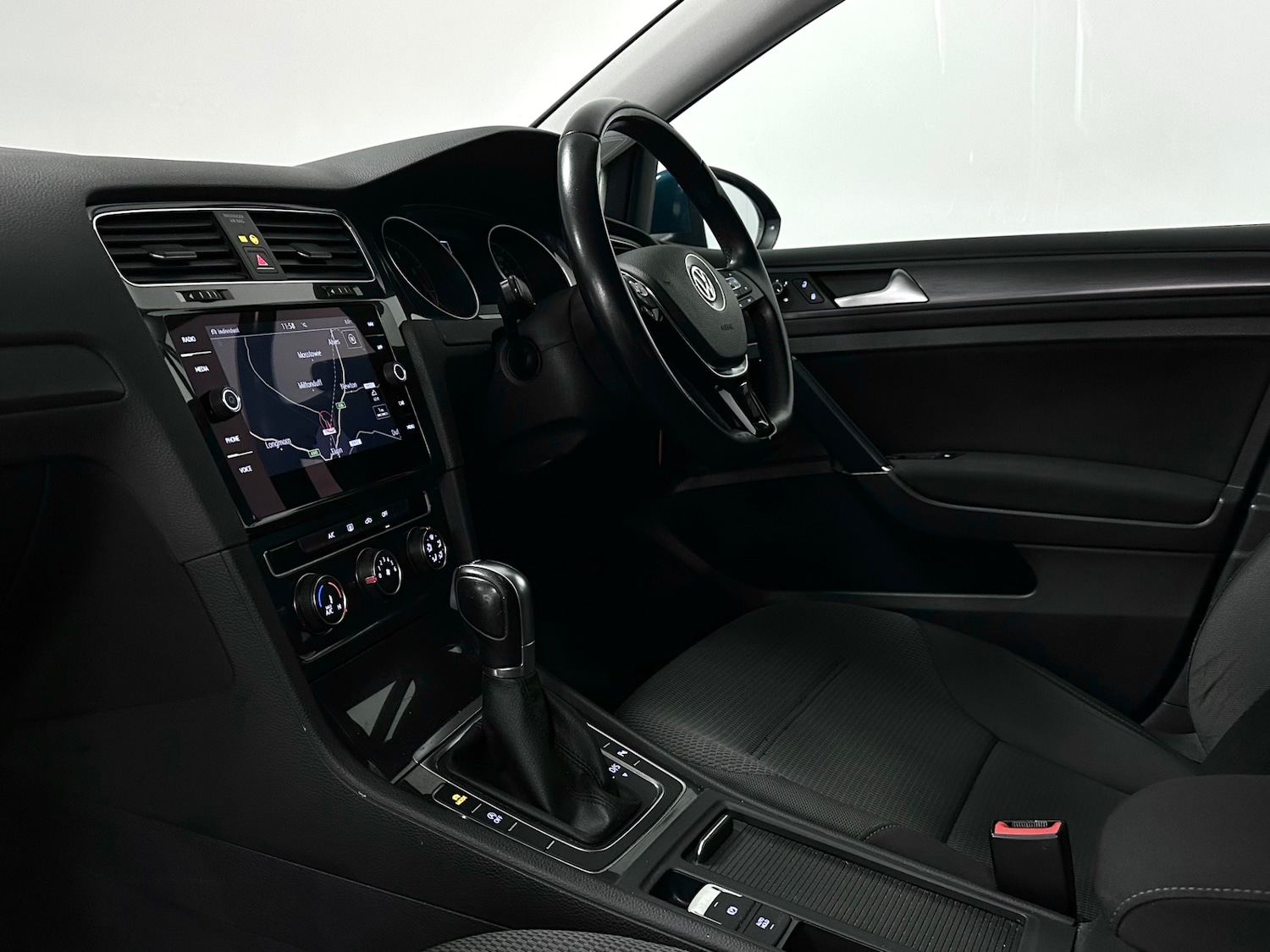 Used Volkswagen Golf 2017 for sale - 76969433: Photo 19