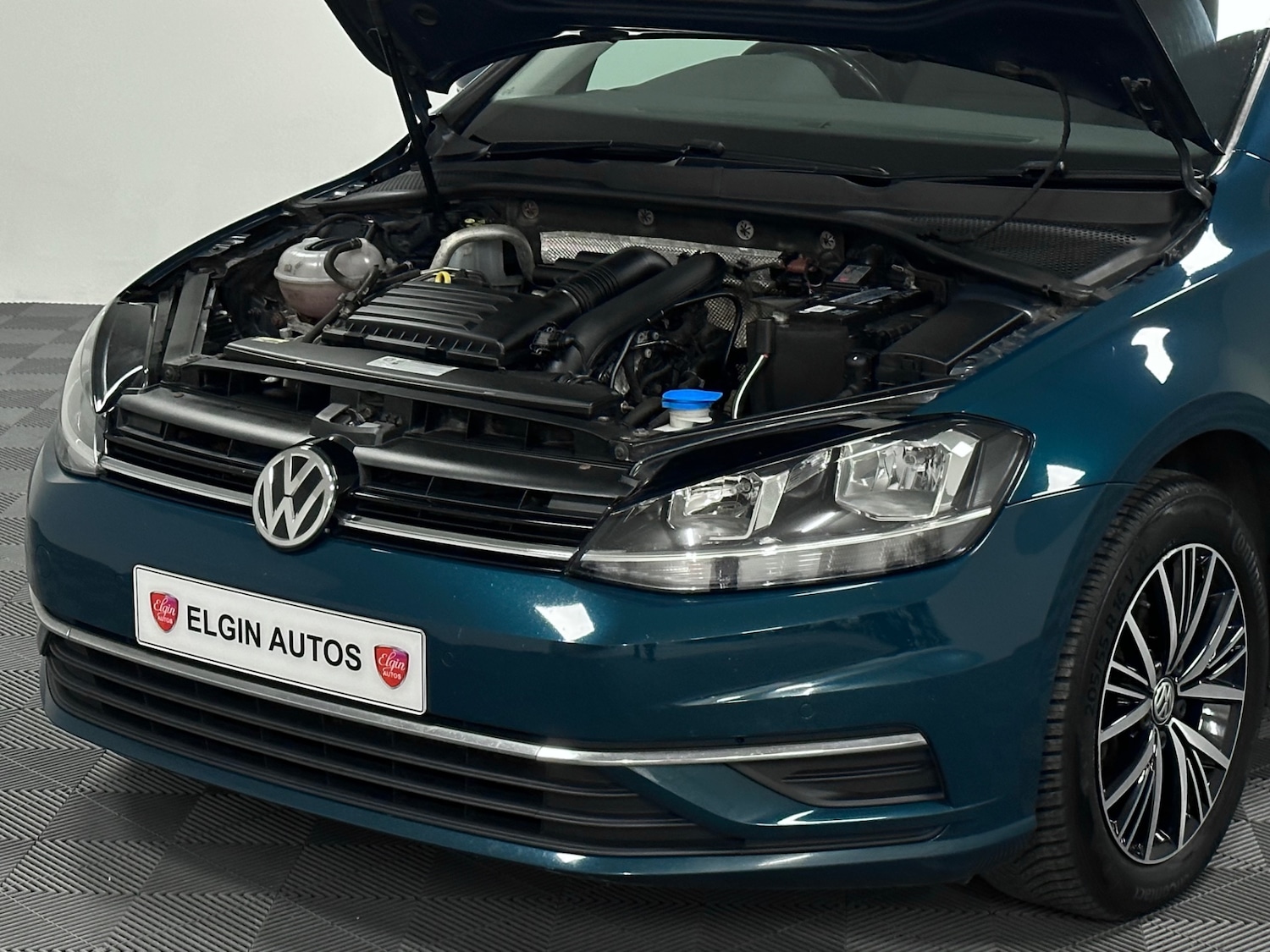 Used Volkswagen Golf 2017 for sale - 76969433: Photo 24