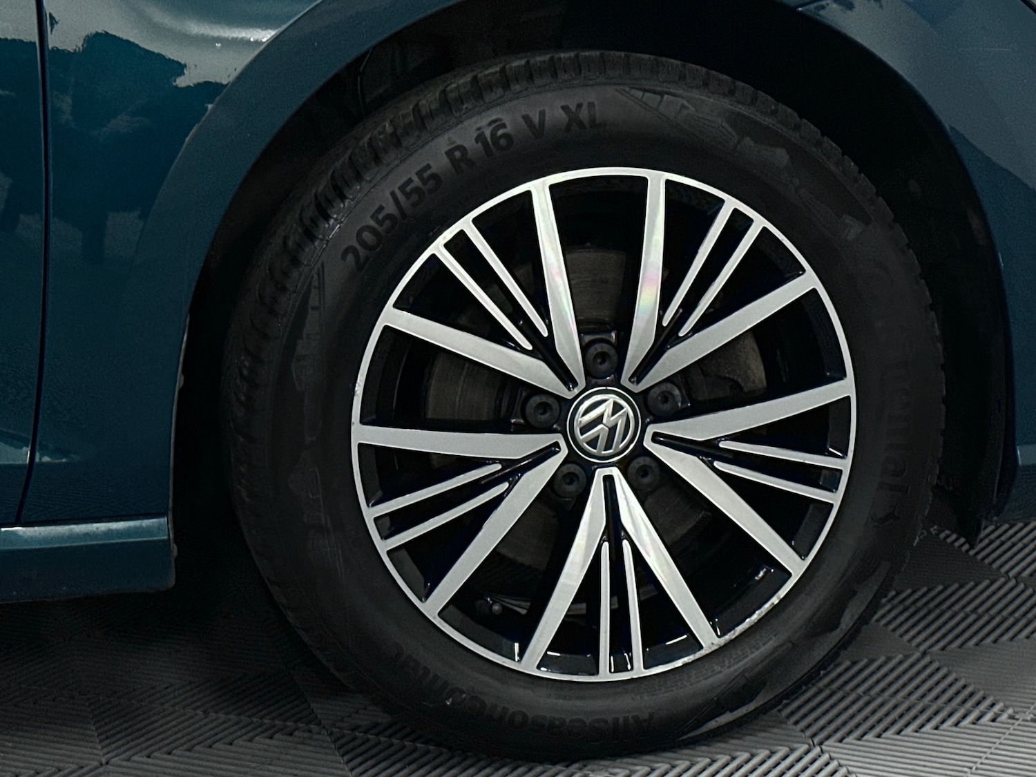 Used Volkswagen Golf 2017 for sale - 76969433: Photo 9