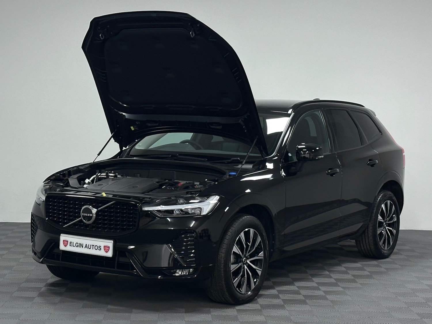 Used Volvo XC60 2023 for sale - 77336063: Photo 10