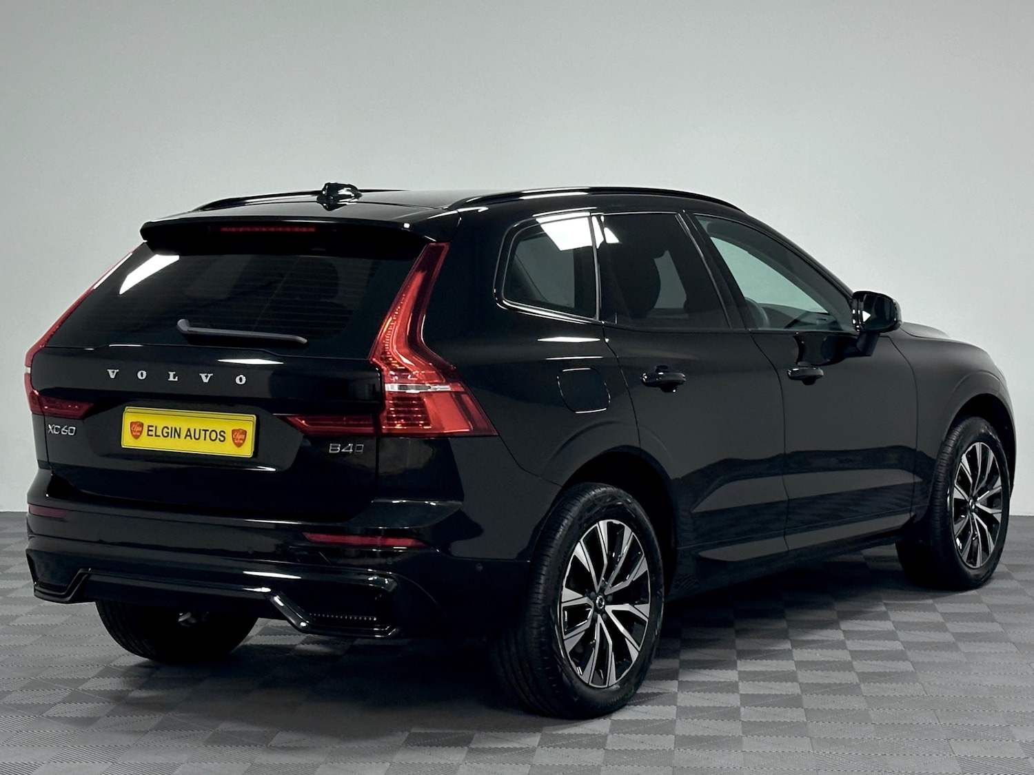 Used Volvo XC60 2023 for sale - 77336063: Photo 13