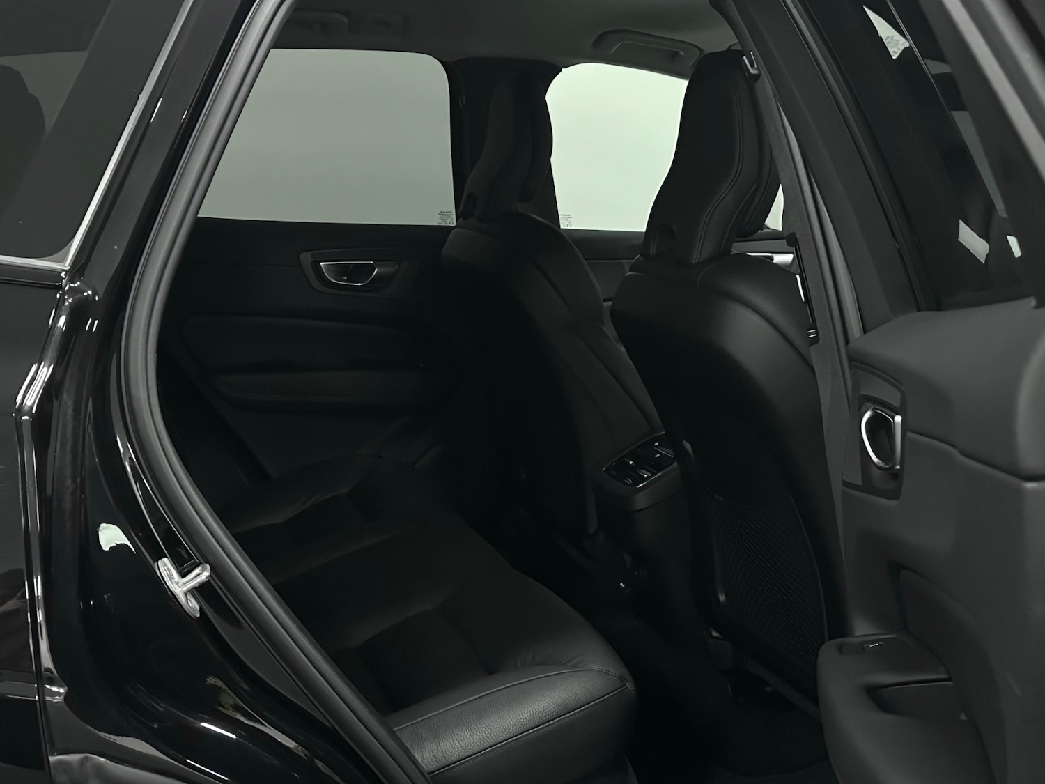 Used Volvo XC60 2023 for sale - 77336063: Photo 26