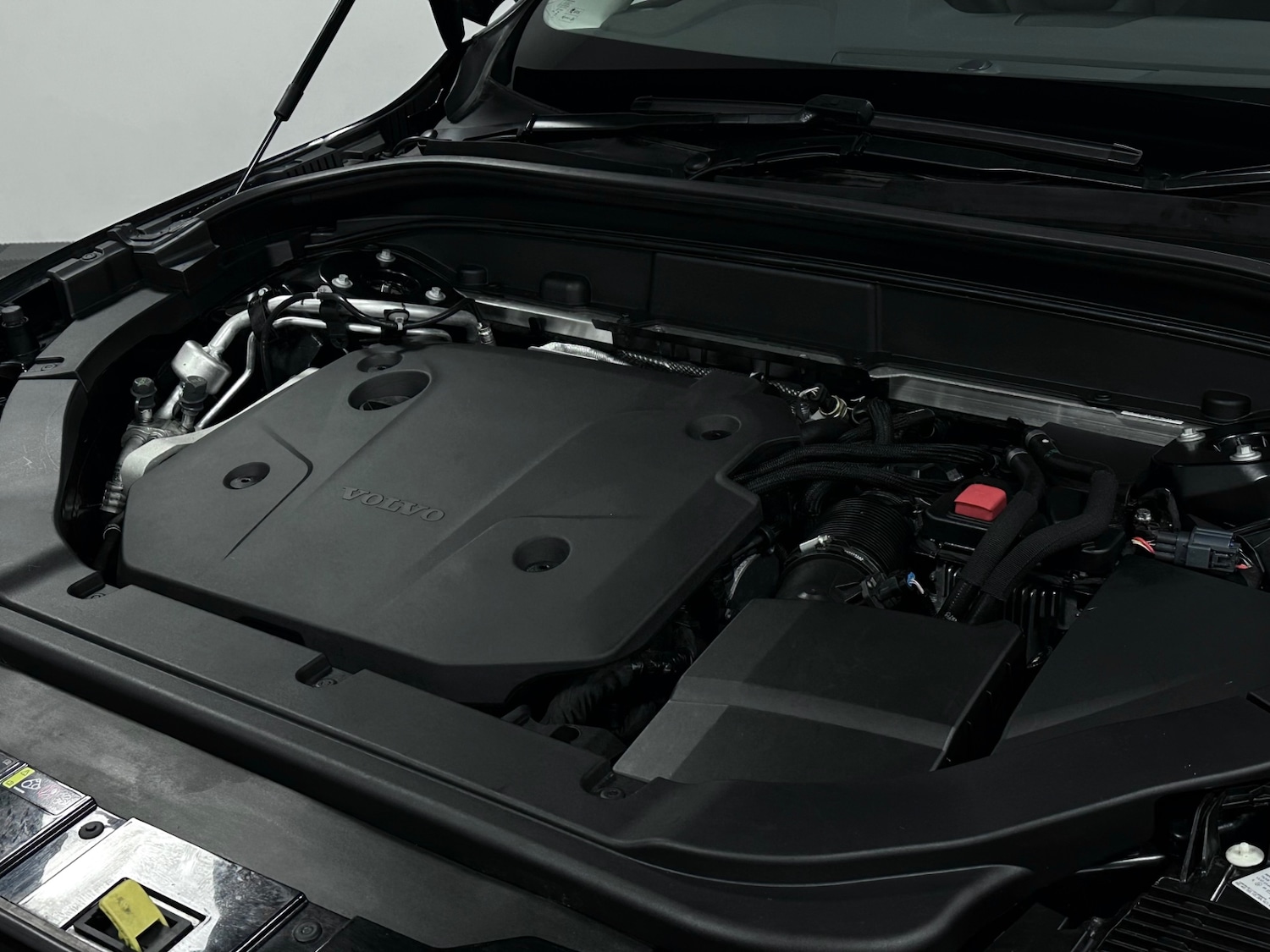 Used Volvo XC60 2023 for sale - 77336063: Photo 31