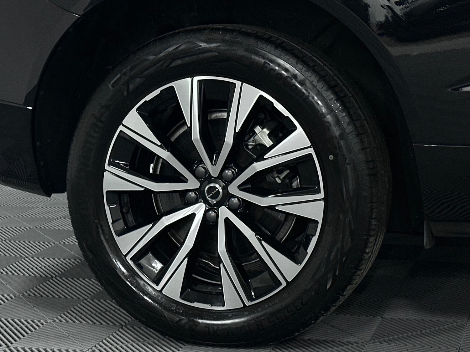 Used Volvo XC60 2023 for sale - 77336063: Photo 33