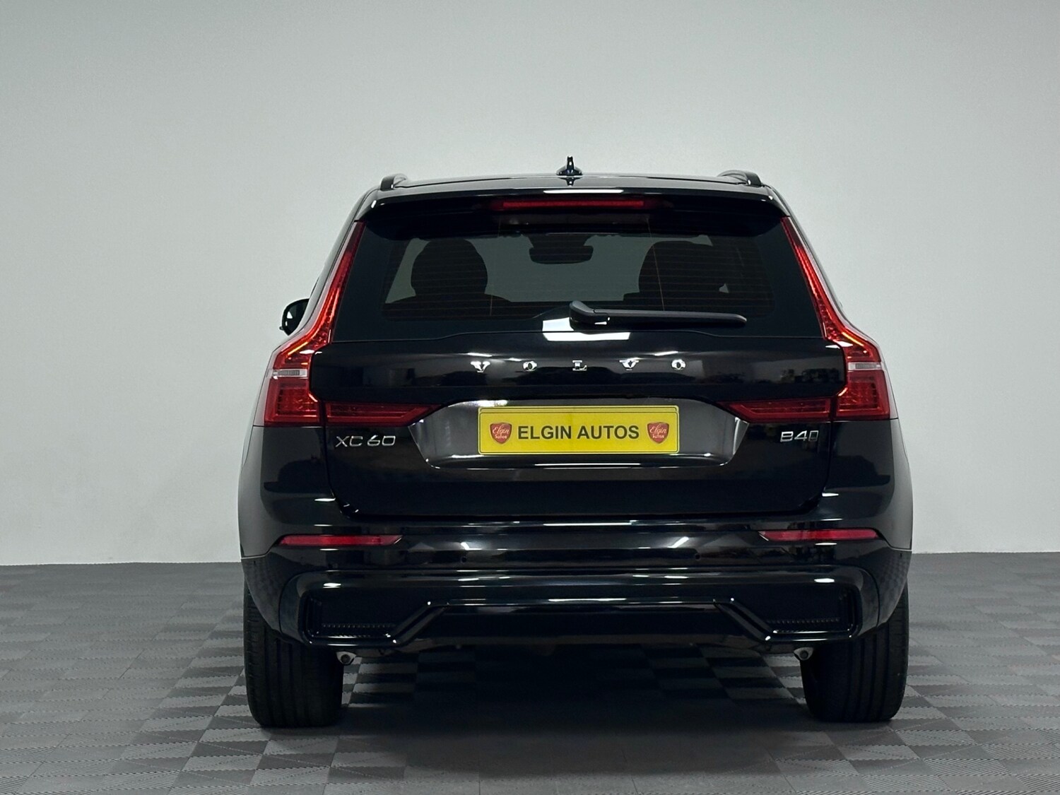 Used Volvo XC60 2023 for sale - 77336063: Photo 7
