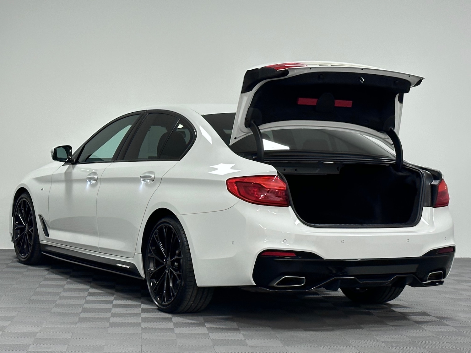 Used BMW 5 Series 2018 for sale - 76576670: Photo 14