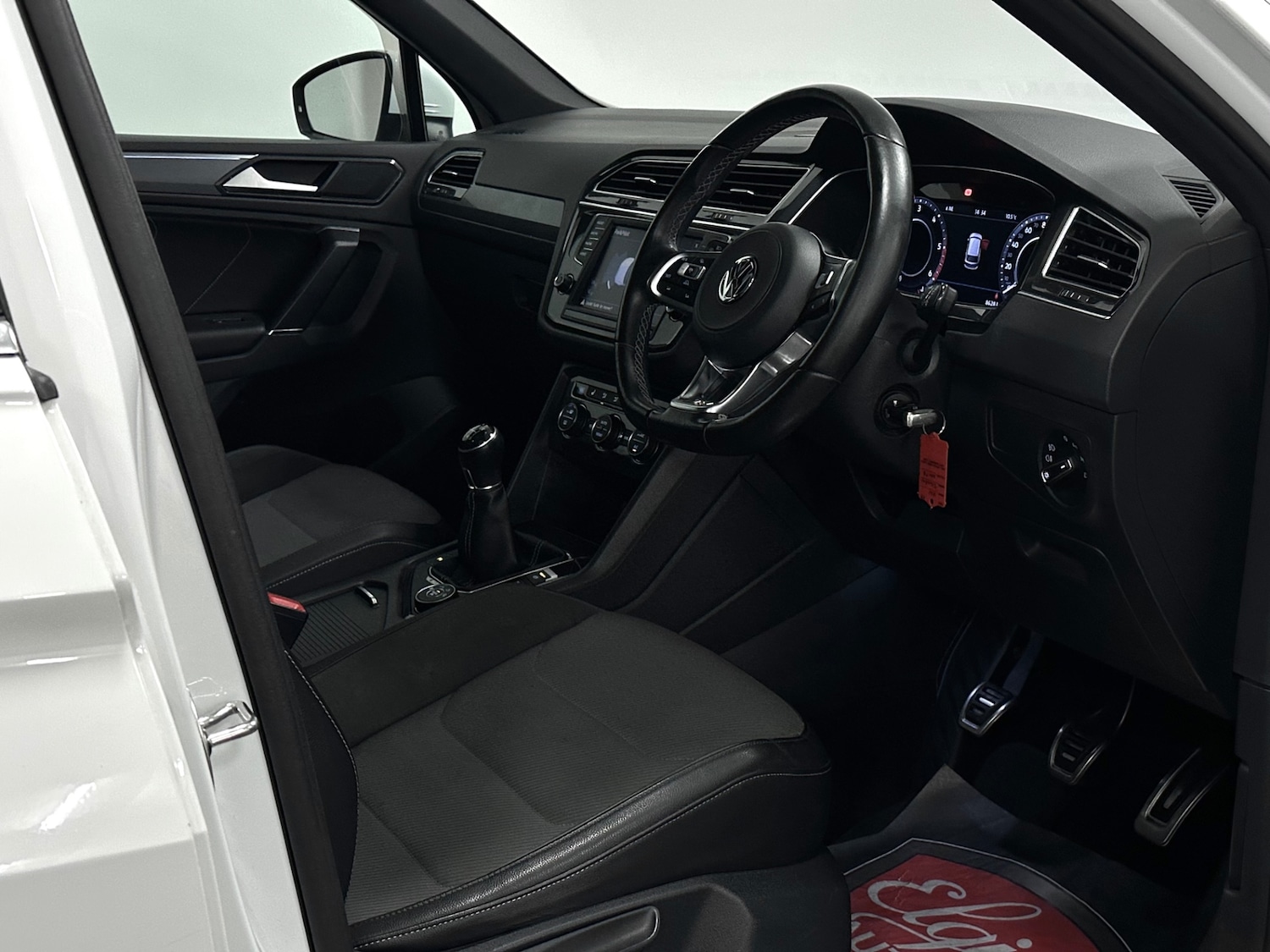 Used Volkswagen Tiguan 2017 for sale - 77578570: Photo 15