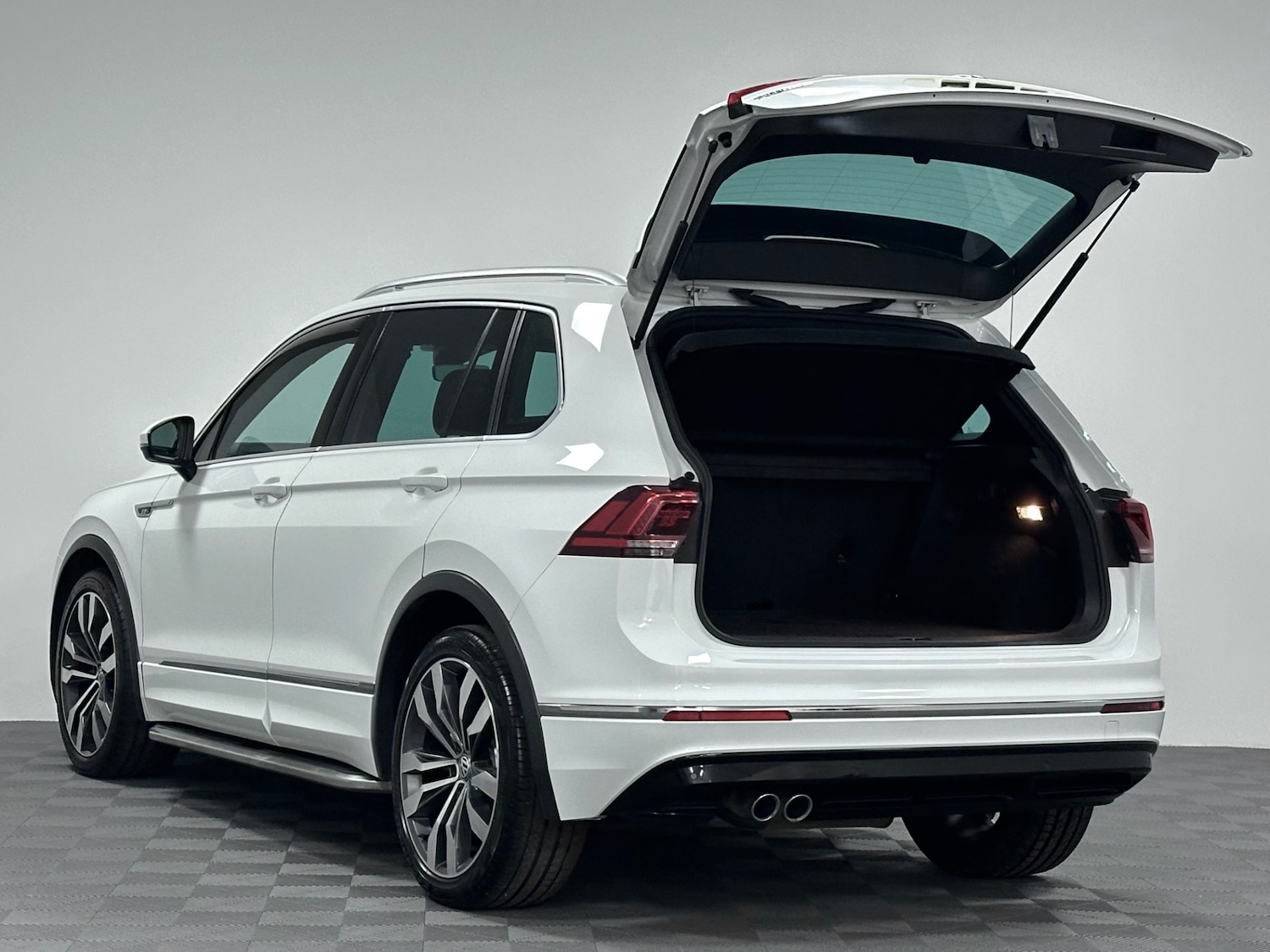 Used Volkswagen Tiguan 2017 for sale - 77578570: Photo 16