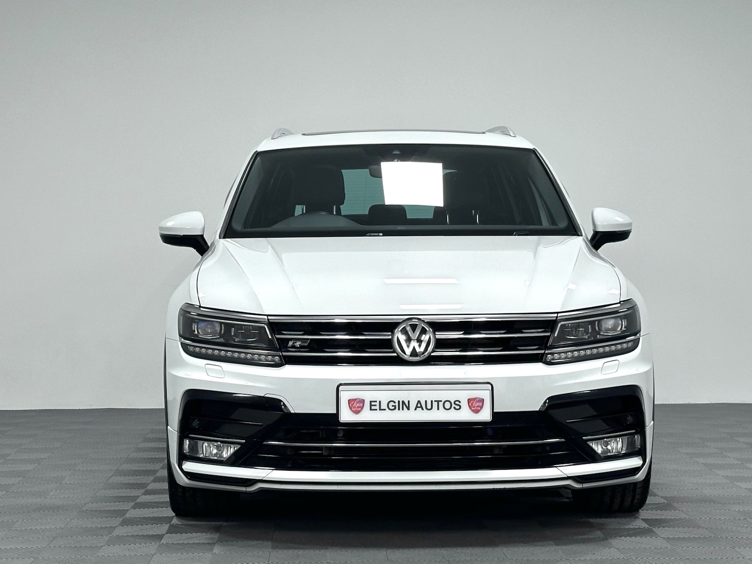 Used Volkswagen Tiguan 2017 for sale - 77578570: Photo 2