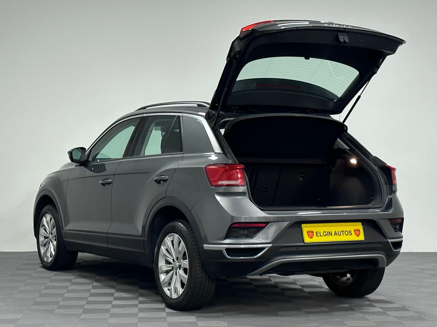 Used Volkswagen T-Roc 2018 for sale - 76461933: Photo 16