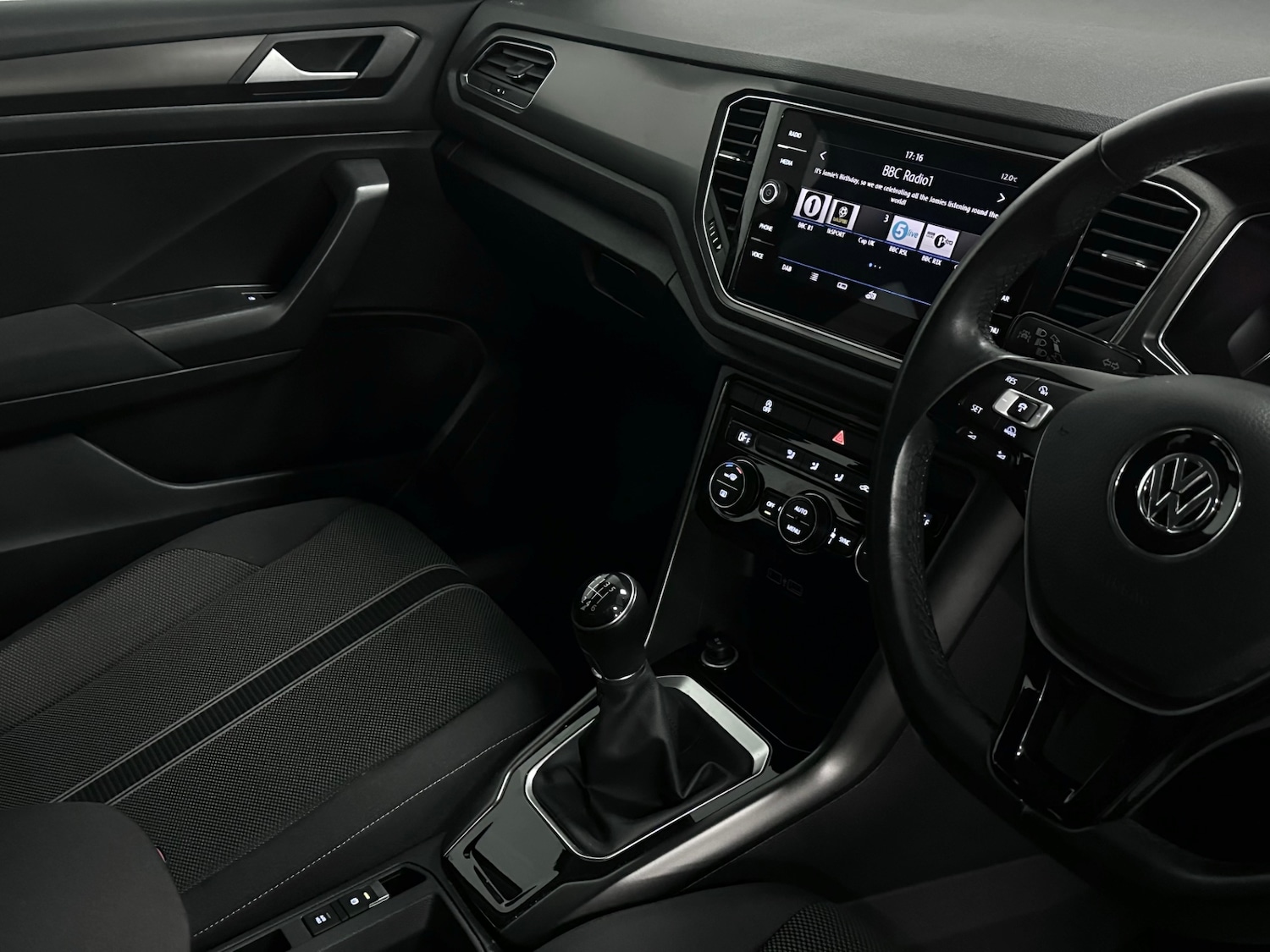 Used Volkswagen T-Roc 2018 for sale - 76461933: Photo 17